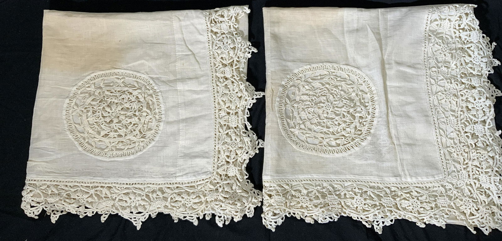 Lot 2 Vintage Cream Lace Curtains (1 of 5)