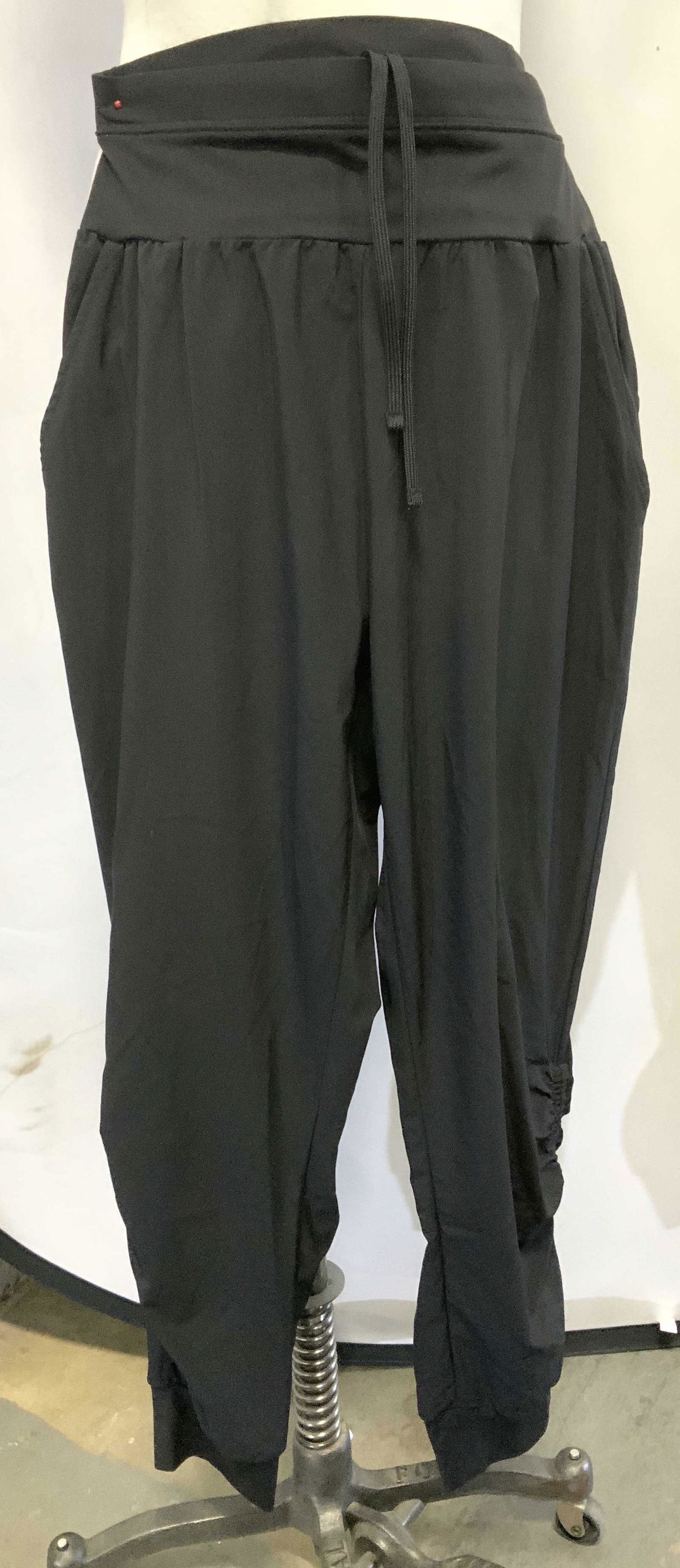 ZELLA Black Workout Pants (1 of 5)