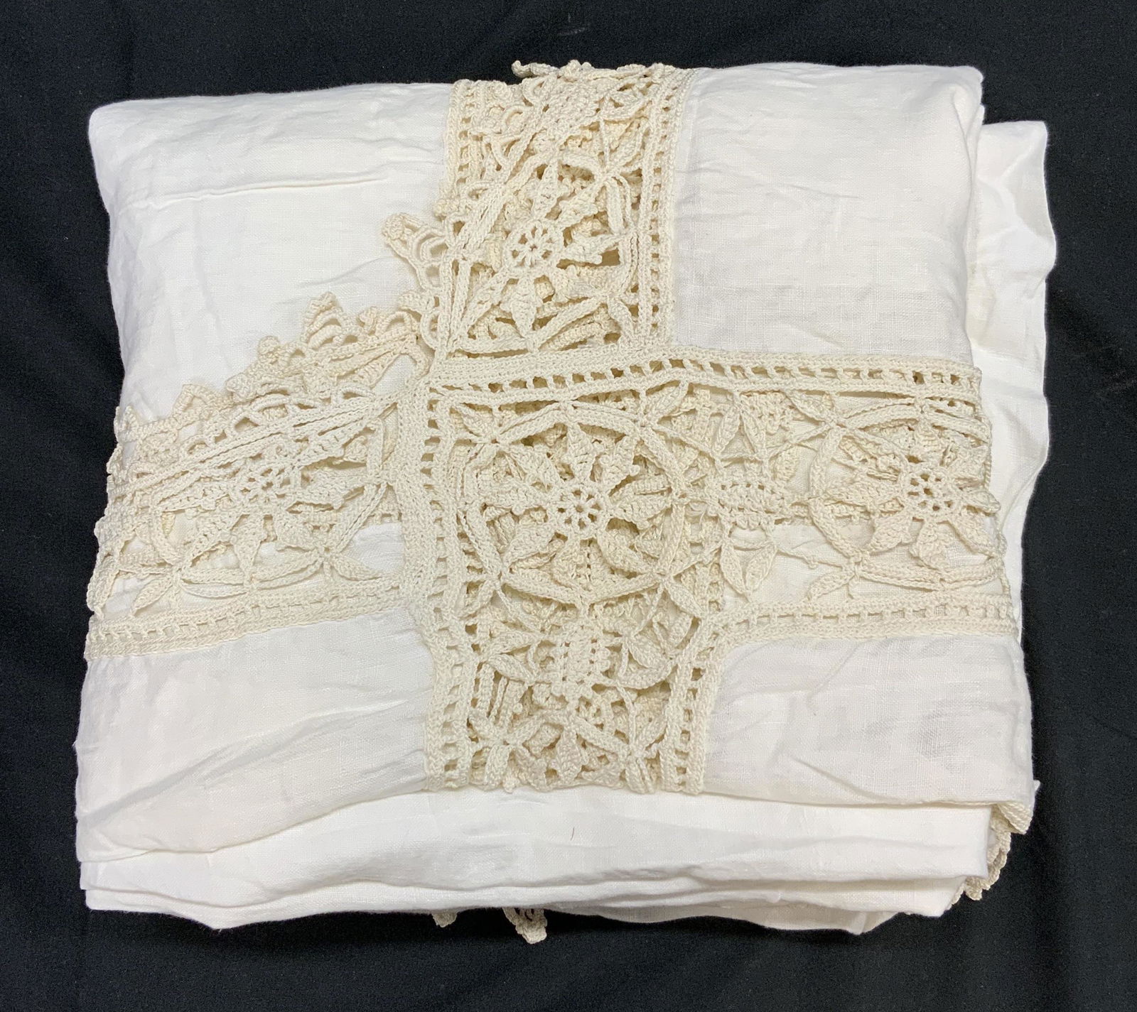 Vintage Cream XL Lace Table Linen (1 of 4)