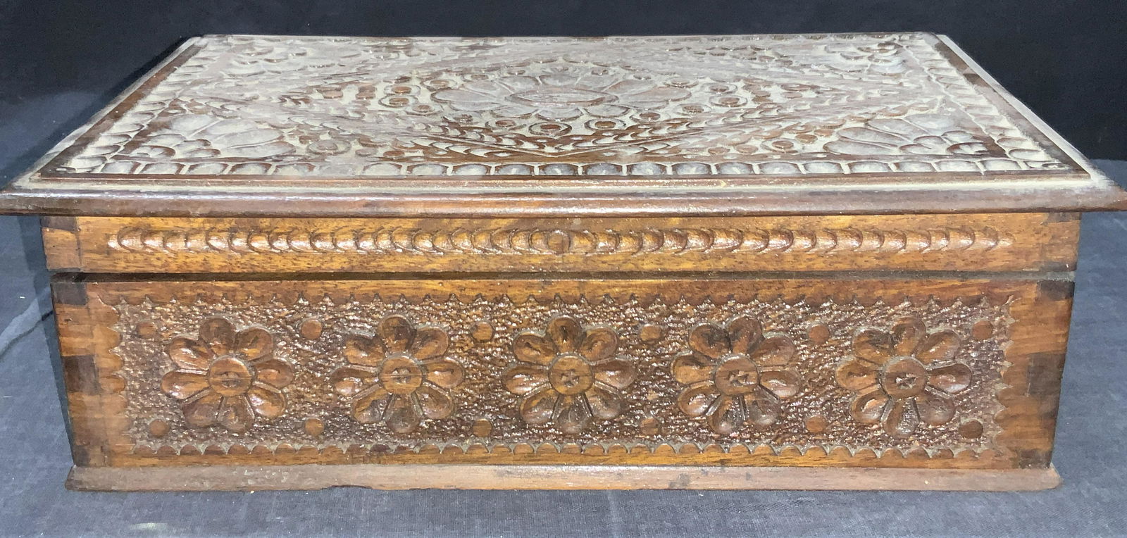 Vintage Carved Floral Hinged Box (1 of 8)