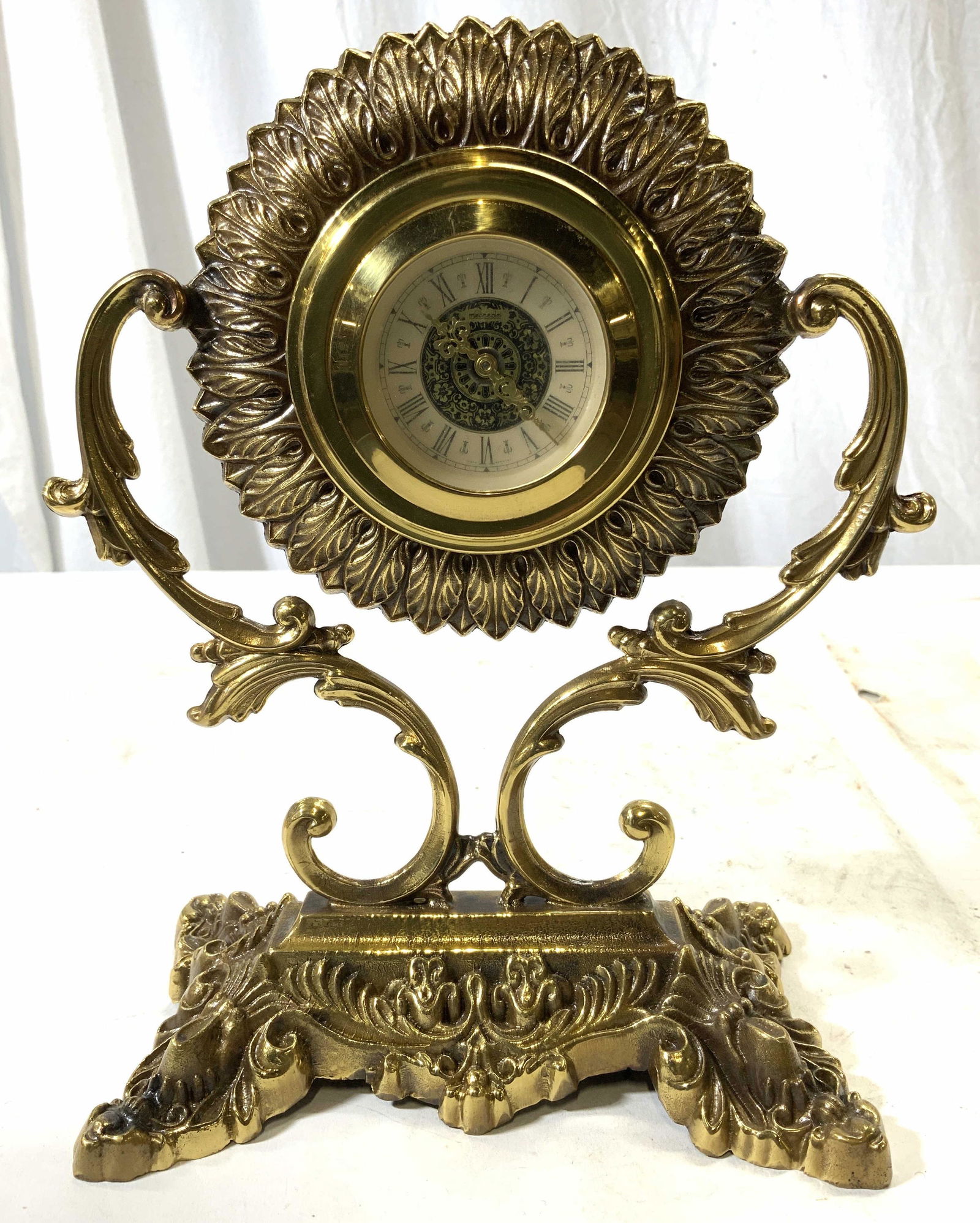 MECCEDEI Vintage Ornate Brass Mantel Clock (1 of 8)