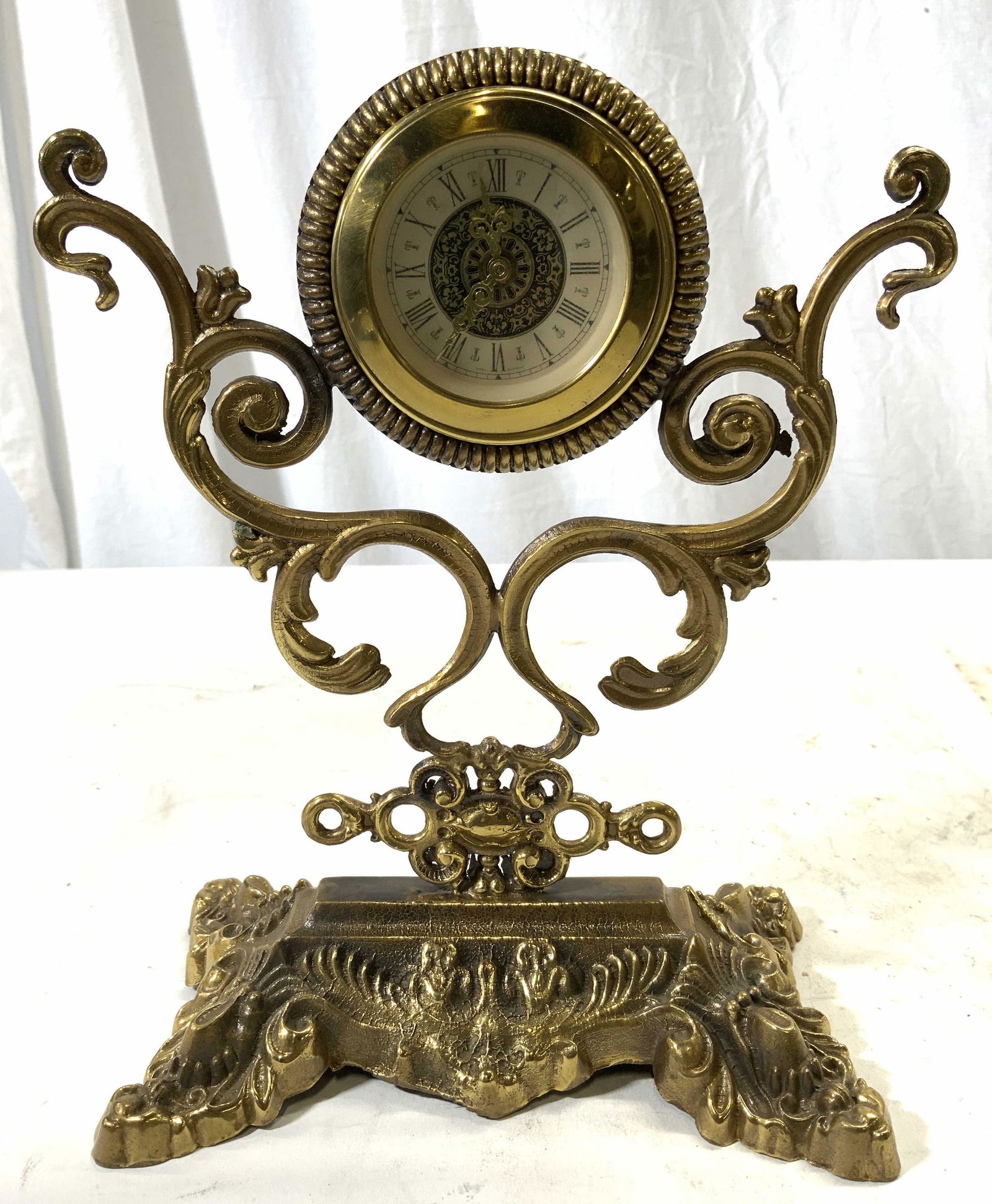 MECCEDEI Vintage Ornate Brass Mantel Clock (1 of 8)