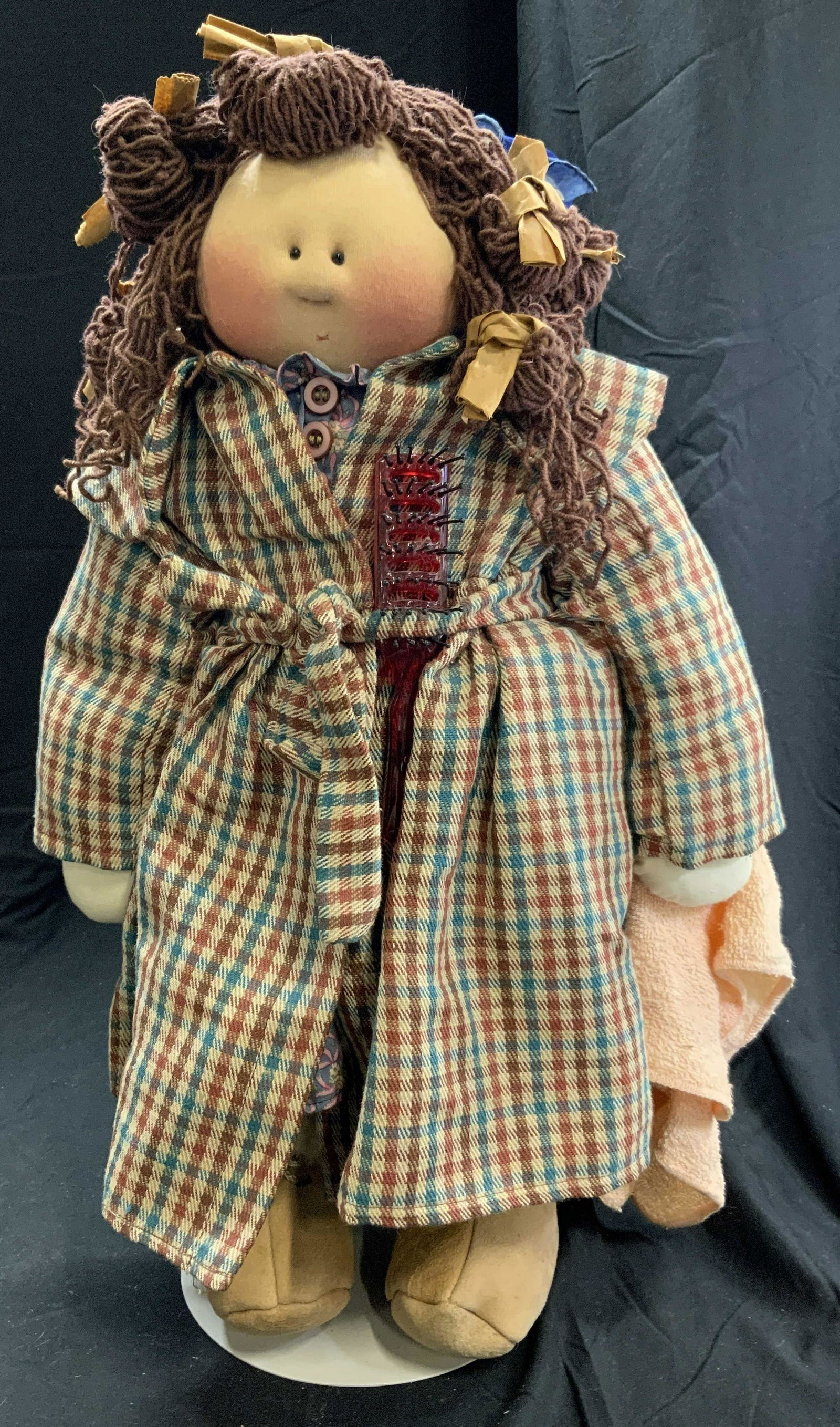LITTLE SOULS Collectible Elizabeth Artist Doll (1 of 5)