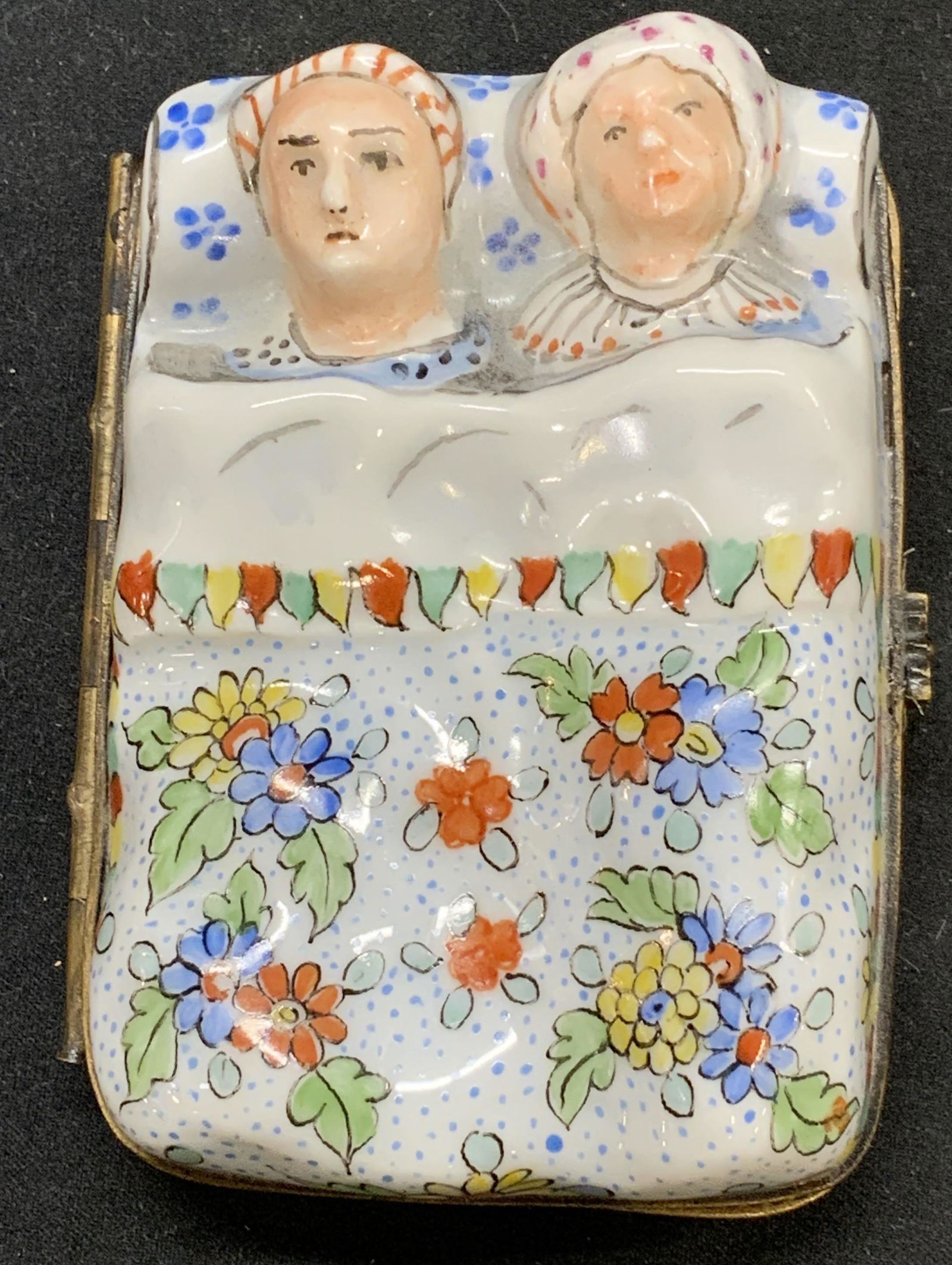 LIMOGES Vtg Hand Painted Porcelain Trinket Box (1 of 4)