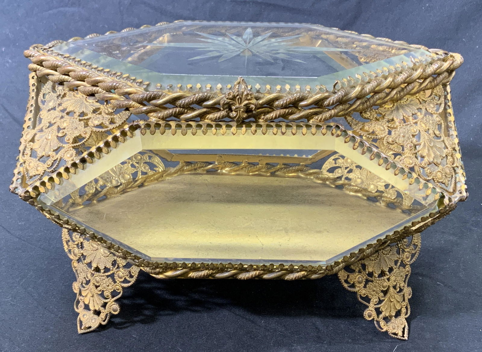 Antique ROYAL MFG Ormolu Jewelry Casket (1 of 7)