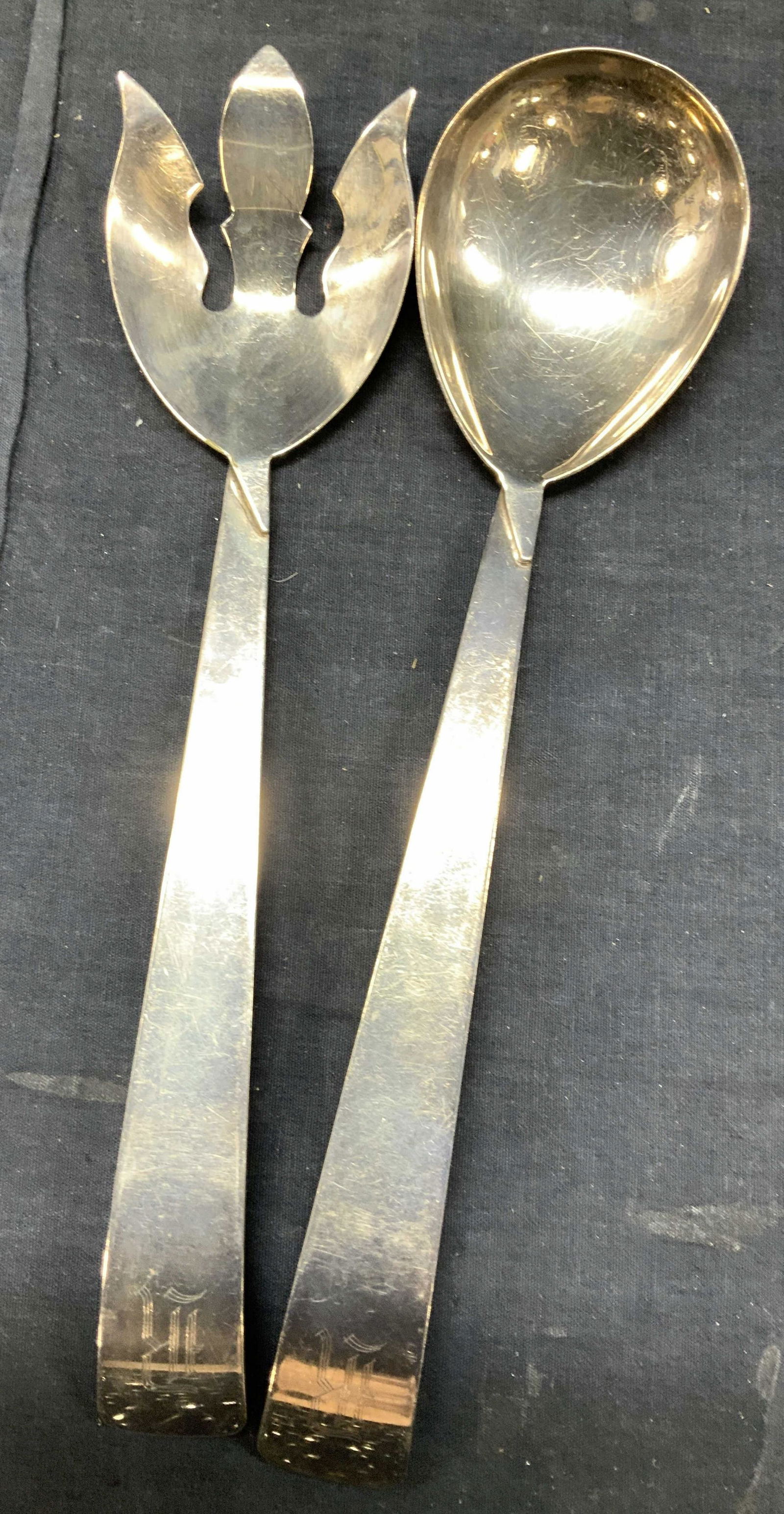3 CROWNS SILVERSMITHS Salad Spoon, Fork Sgn (1 of 5)