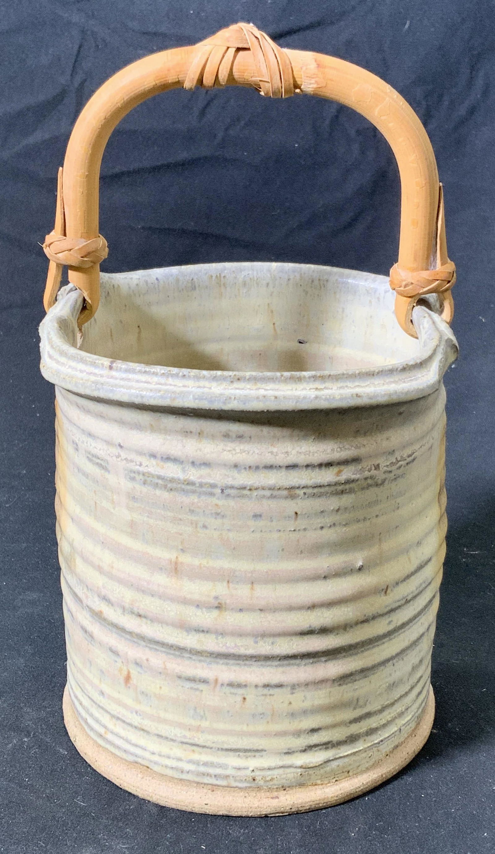 Signed Folk Art Pottery Basket W Handle (1 of 4)