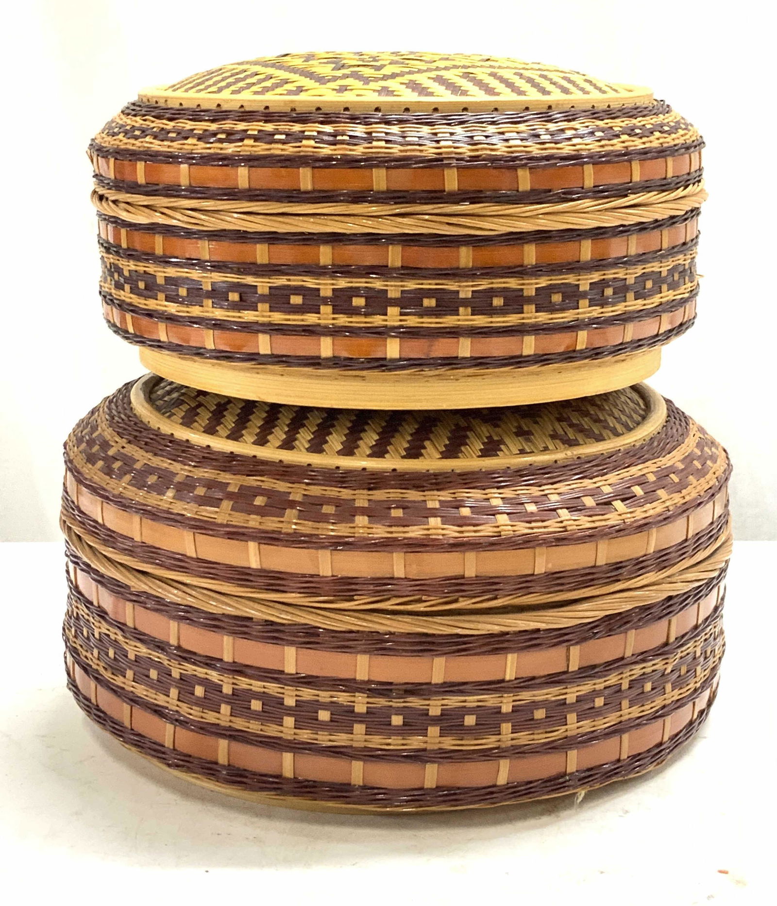 Pair Wicker Nesting Boxes (1 of 6)
