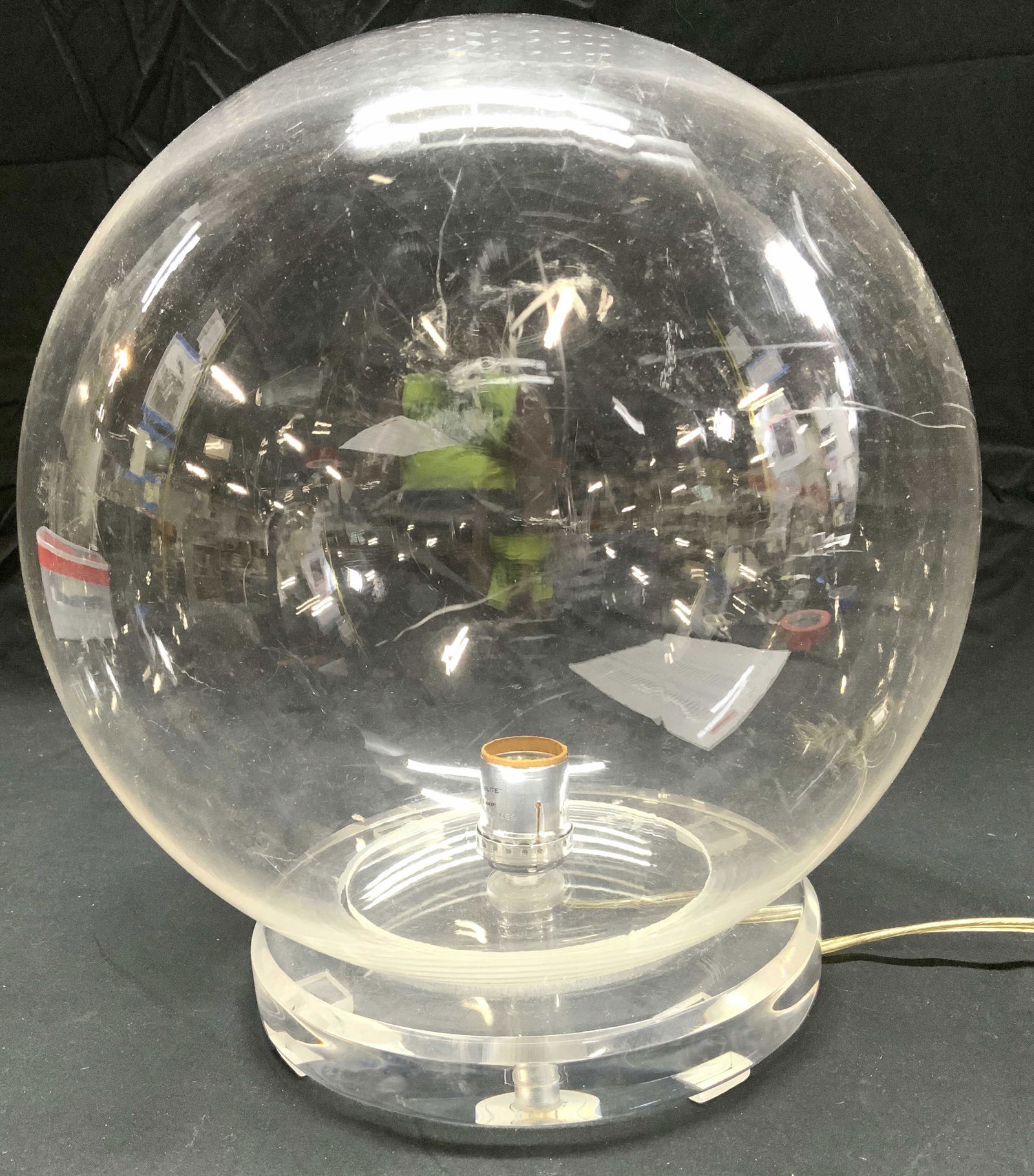 Acrylic Base Globe Lamp (1 of 8)