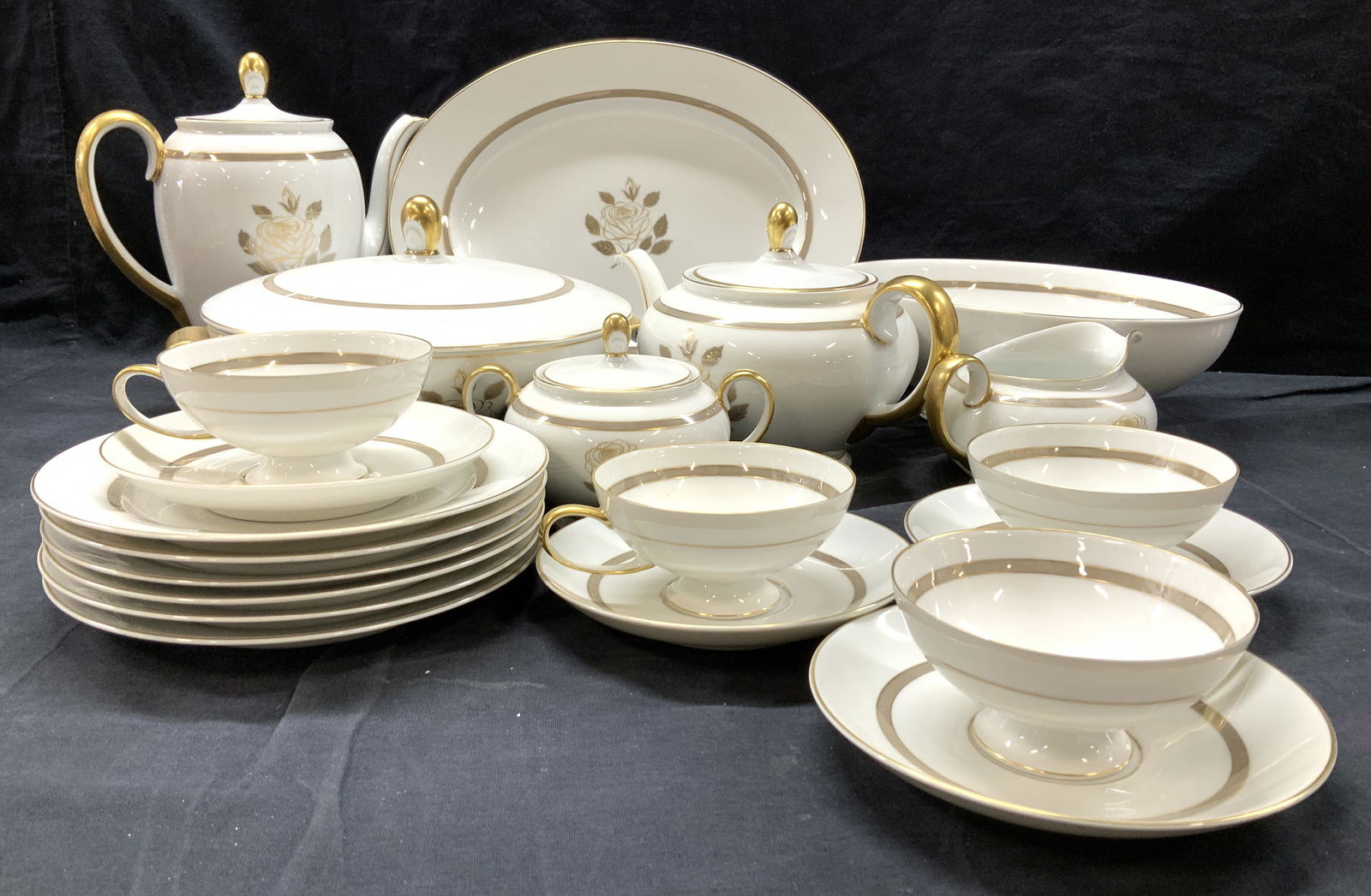 ROSENTHAL Porcelan Server Ware Set 25 (1 of 8)