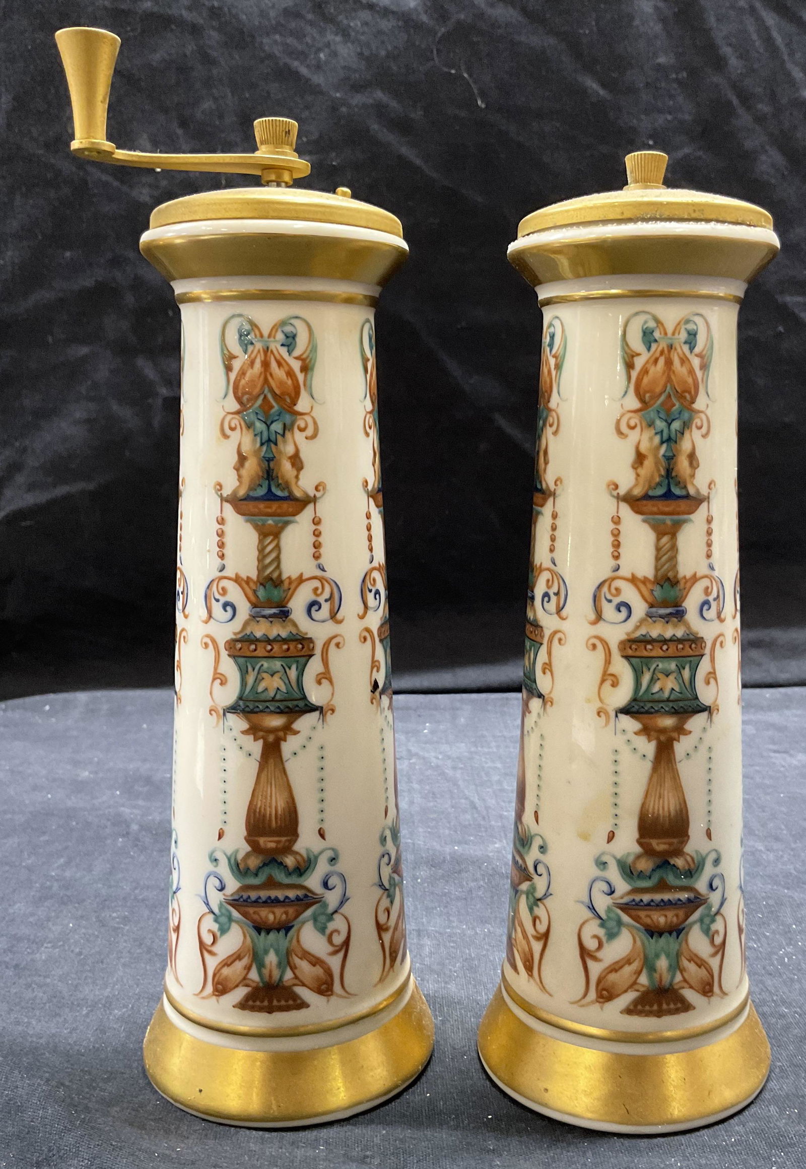 LENOX Porcelain 24k Gold Pepper Mill & Salt Shaker (1 of 8)