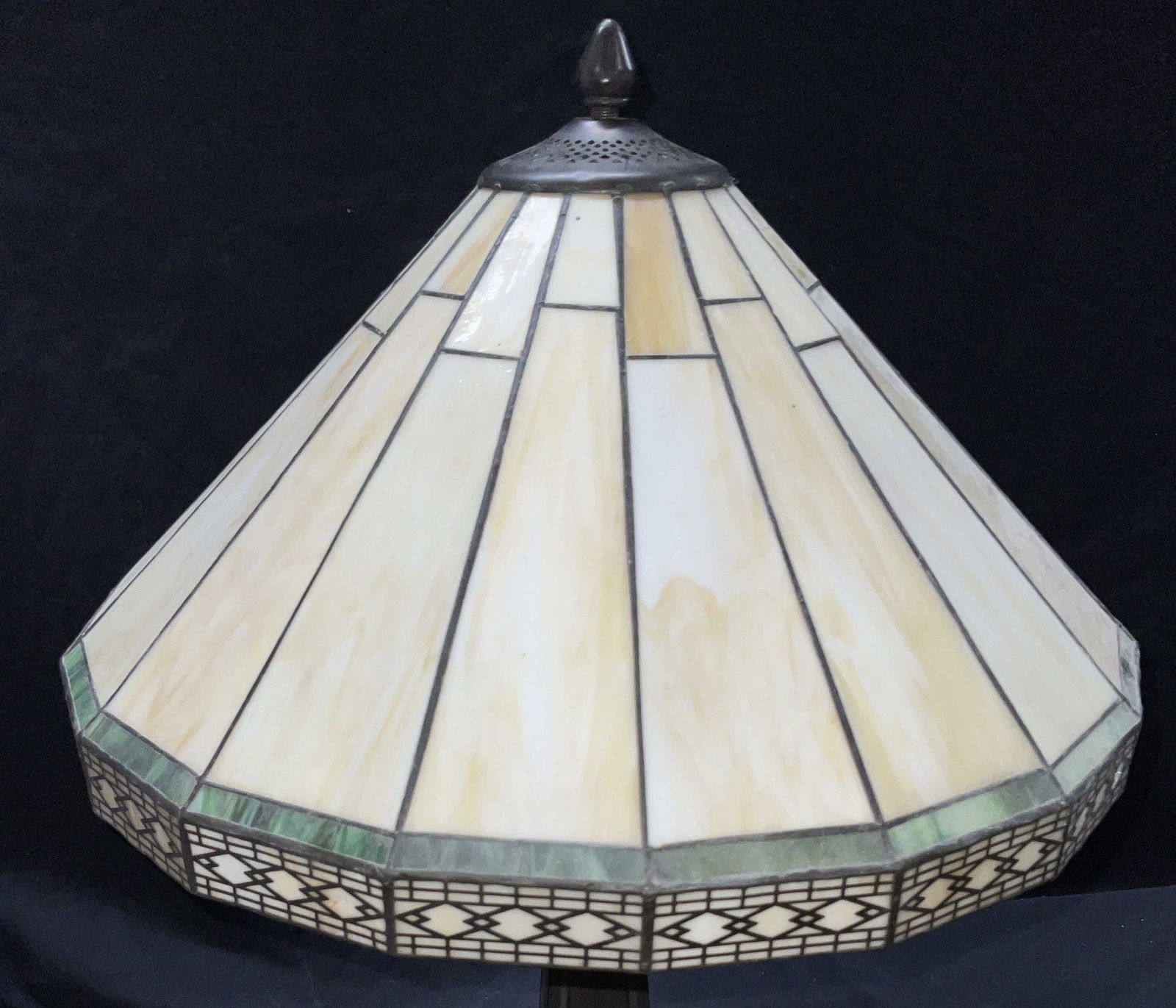 Vintage Tiffany Style Art Glass Shade Lamp (1 of 9)