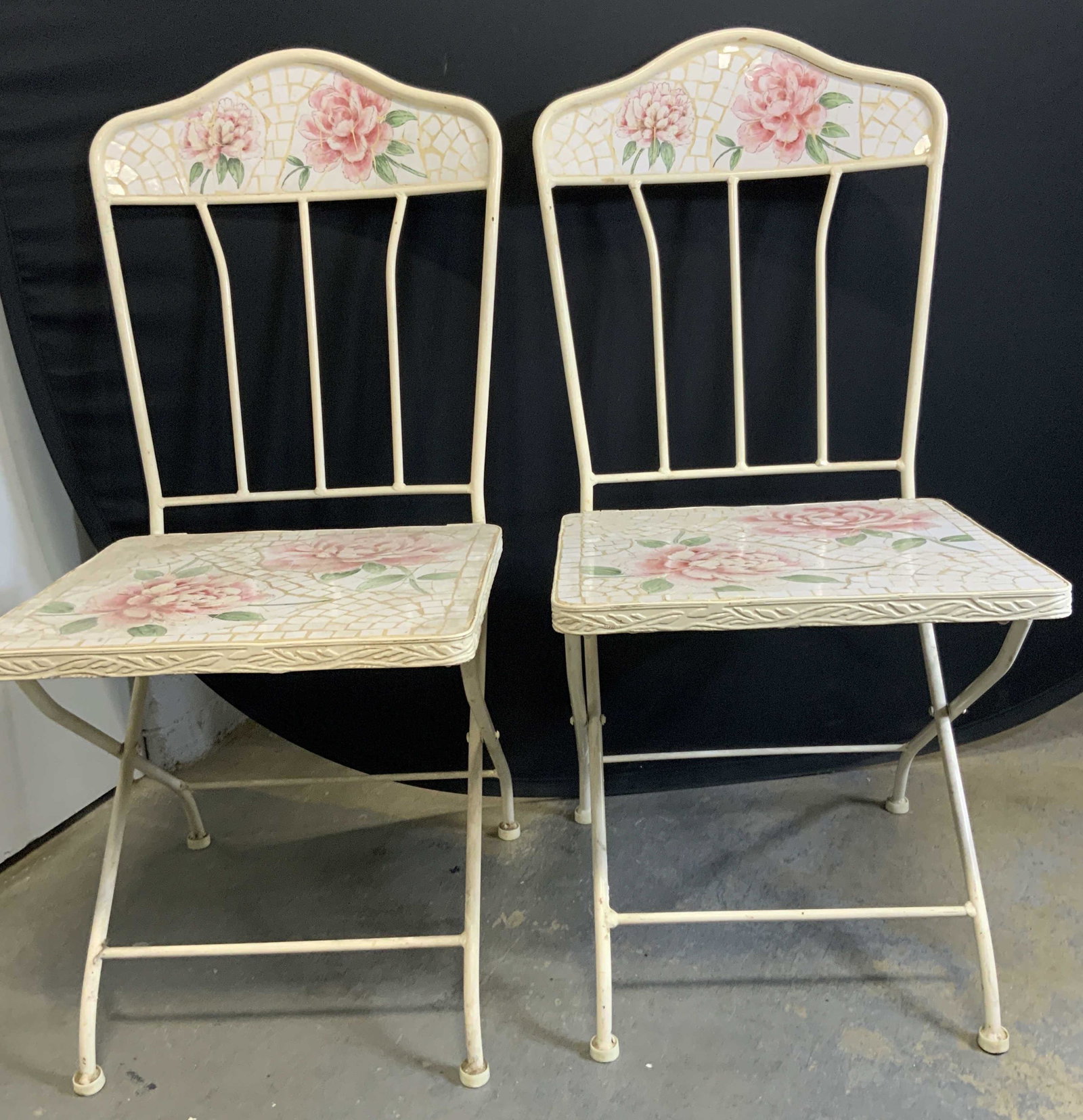 2 Vintage White Floral Mosaic metal Folding Chairs (1 of 8)