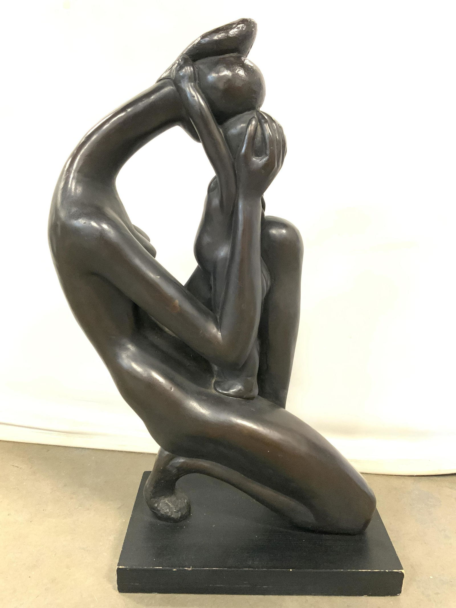 ATTR AUSTIN PROD MANUEL CARBONNEL First Kiss (1 of 10)