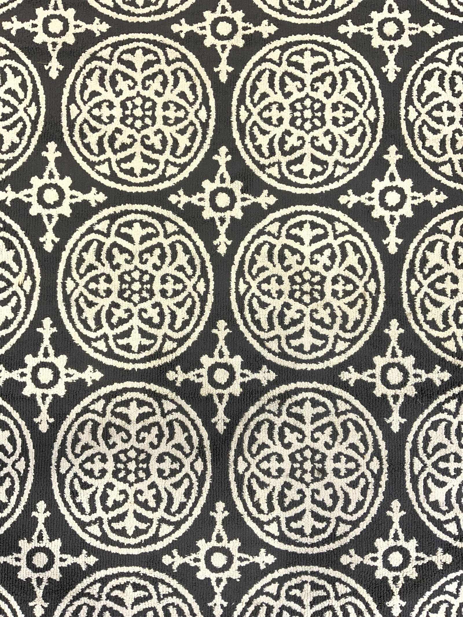 THRESHOLD OLEFIN Medallion Patterned Area Rug (1 of 7)