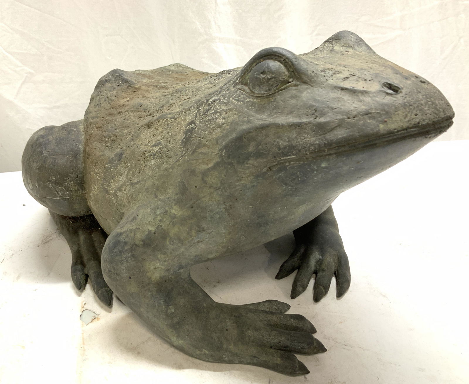 Cast Metal Frog Lawn Garden Ornament (1 of 6)