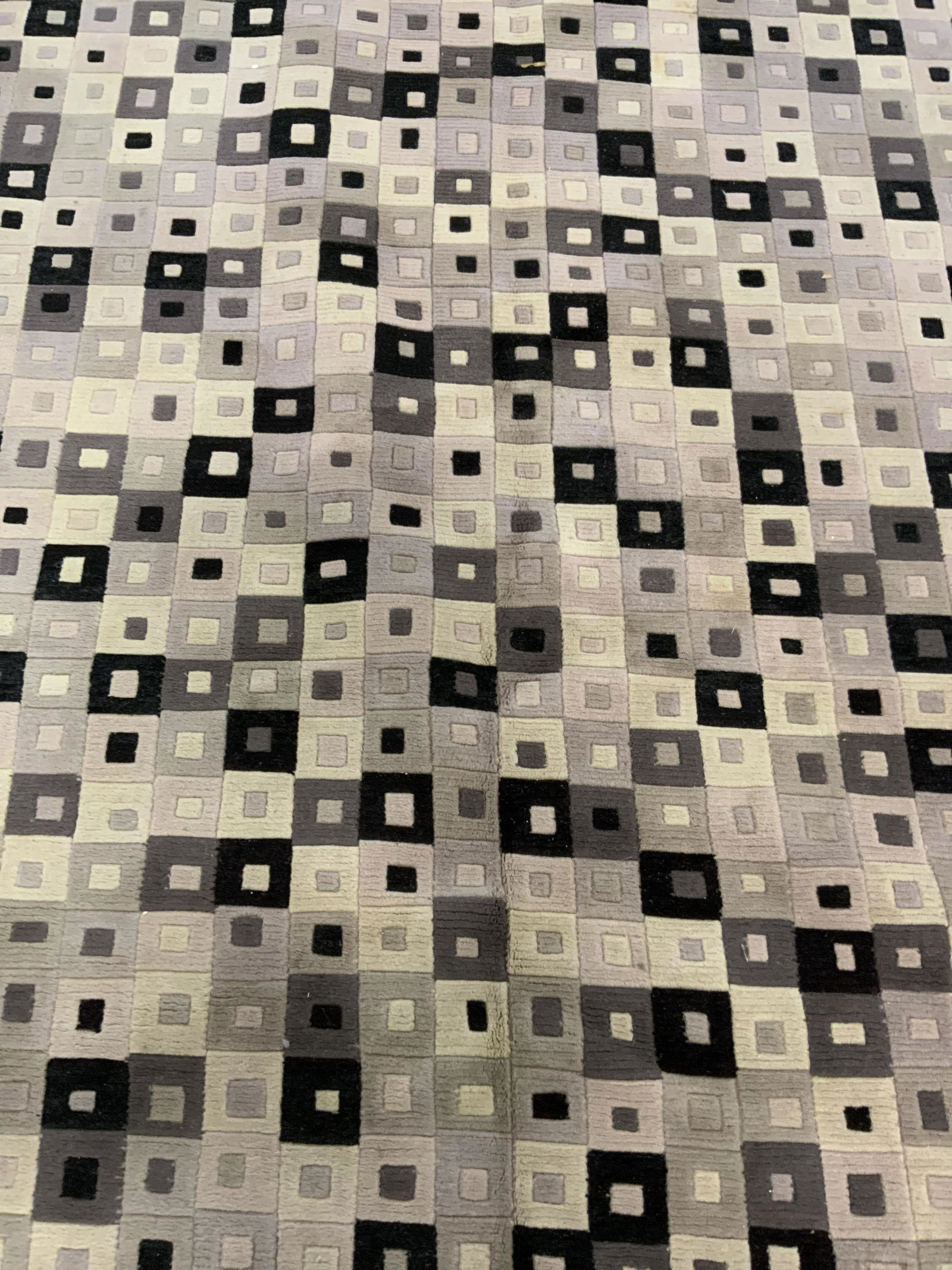 Geometric Patterned Area Rug (1 of 9)