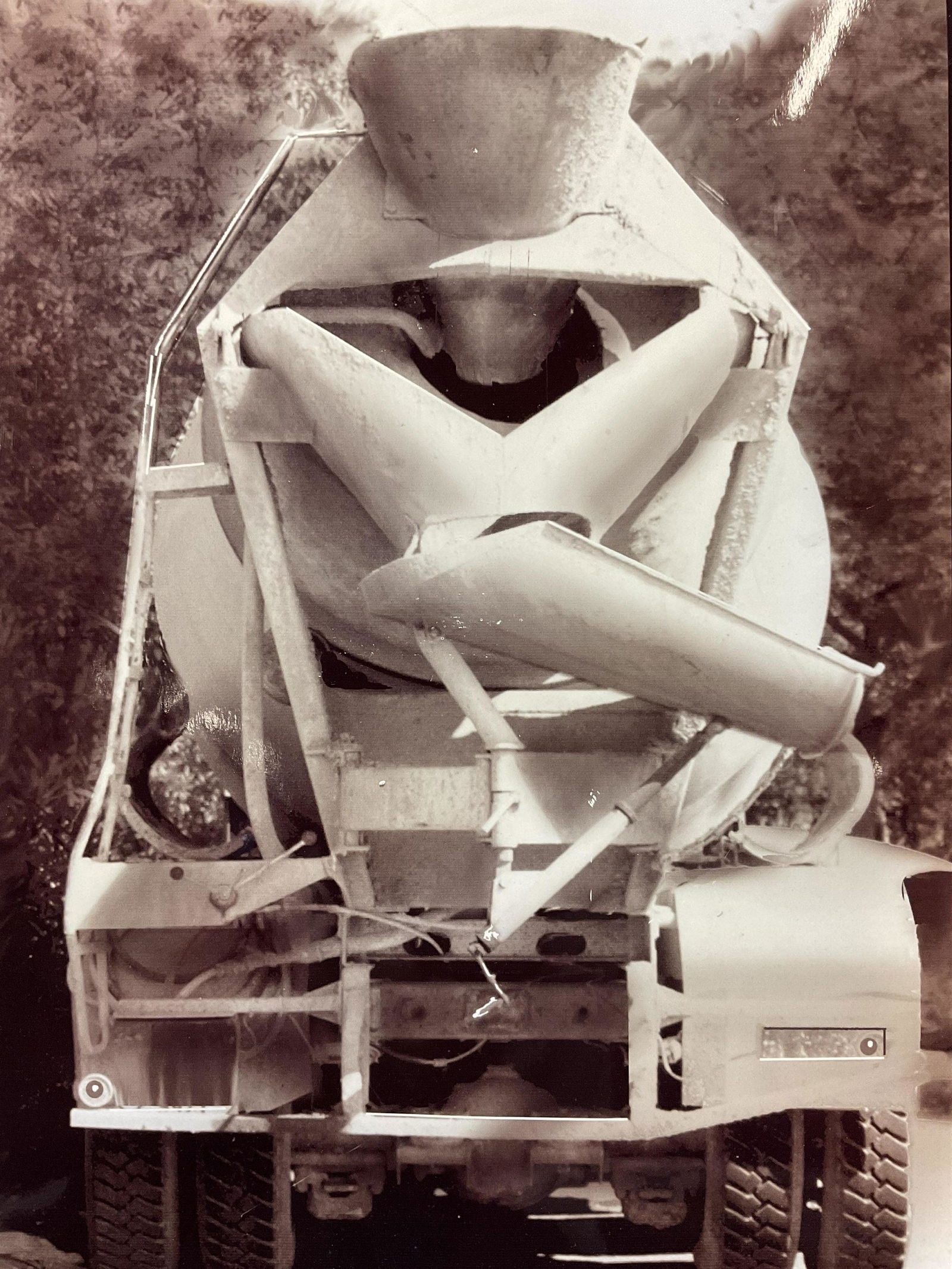 KENNETH LICHT Photo of a Cement Mixer Truck (1 of 6)