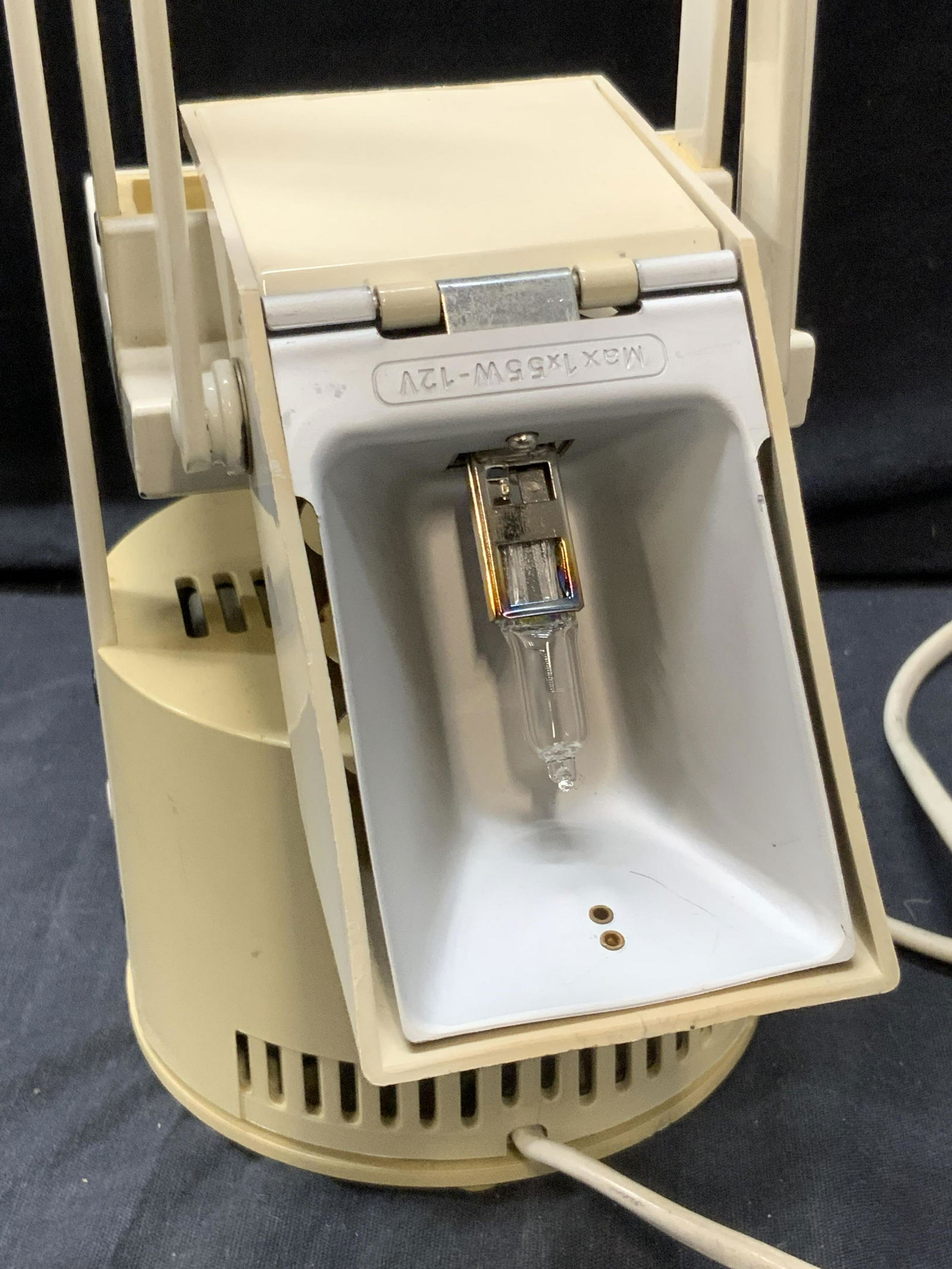 ARTEMIDE White Metal Portable Lamp (1 of 9)