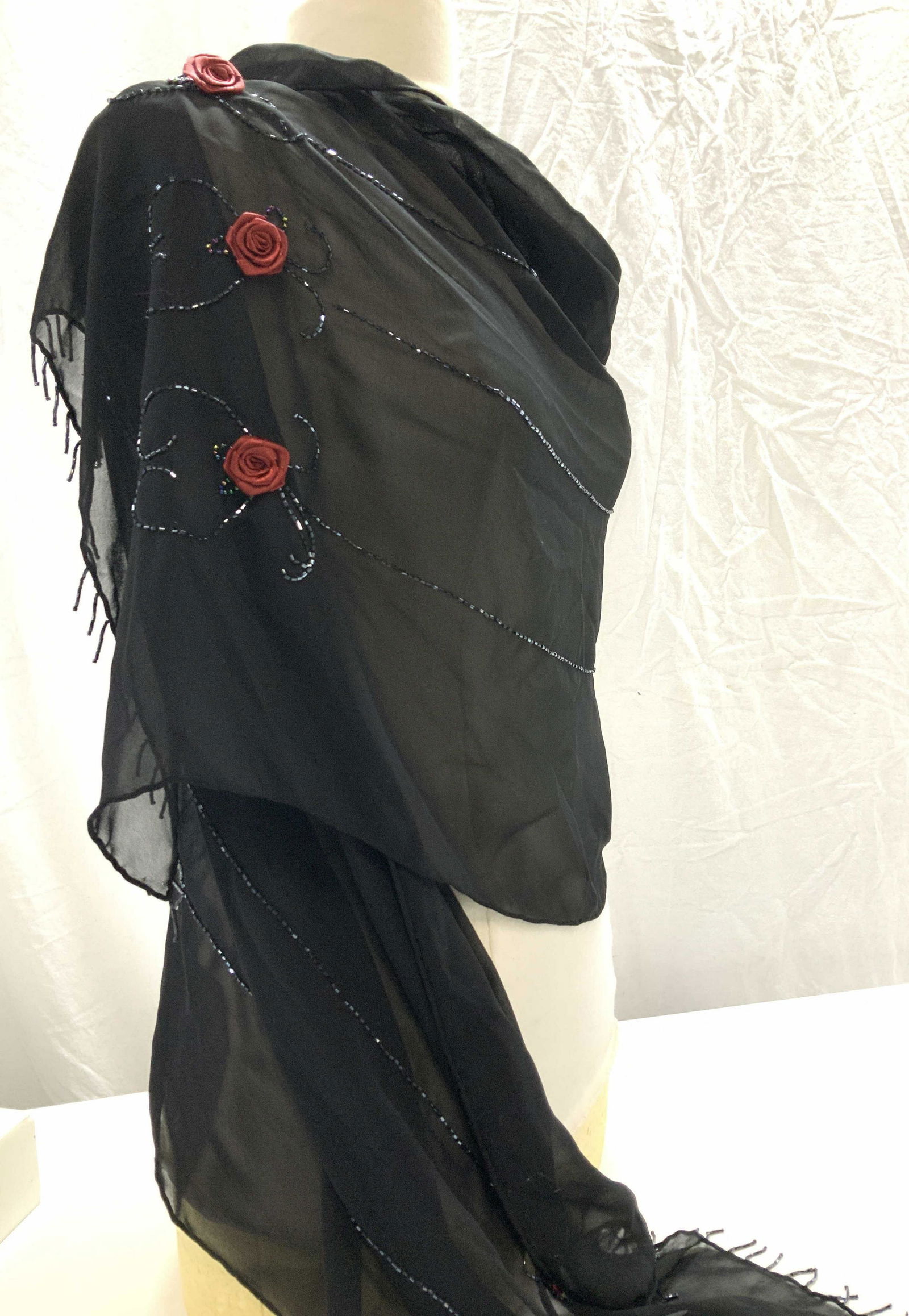 Evening wear Beaded Tassel Wrap with Red Roses (1 of 6)