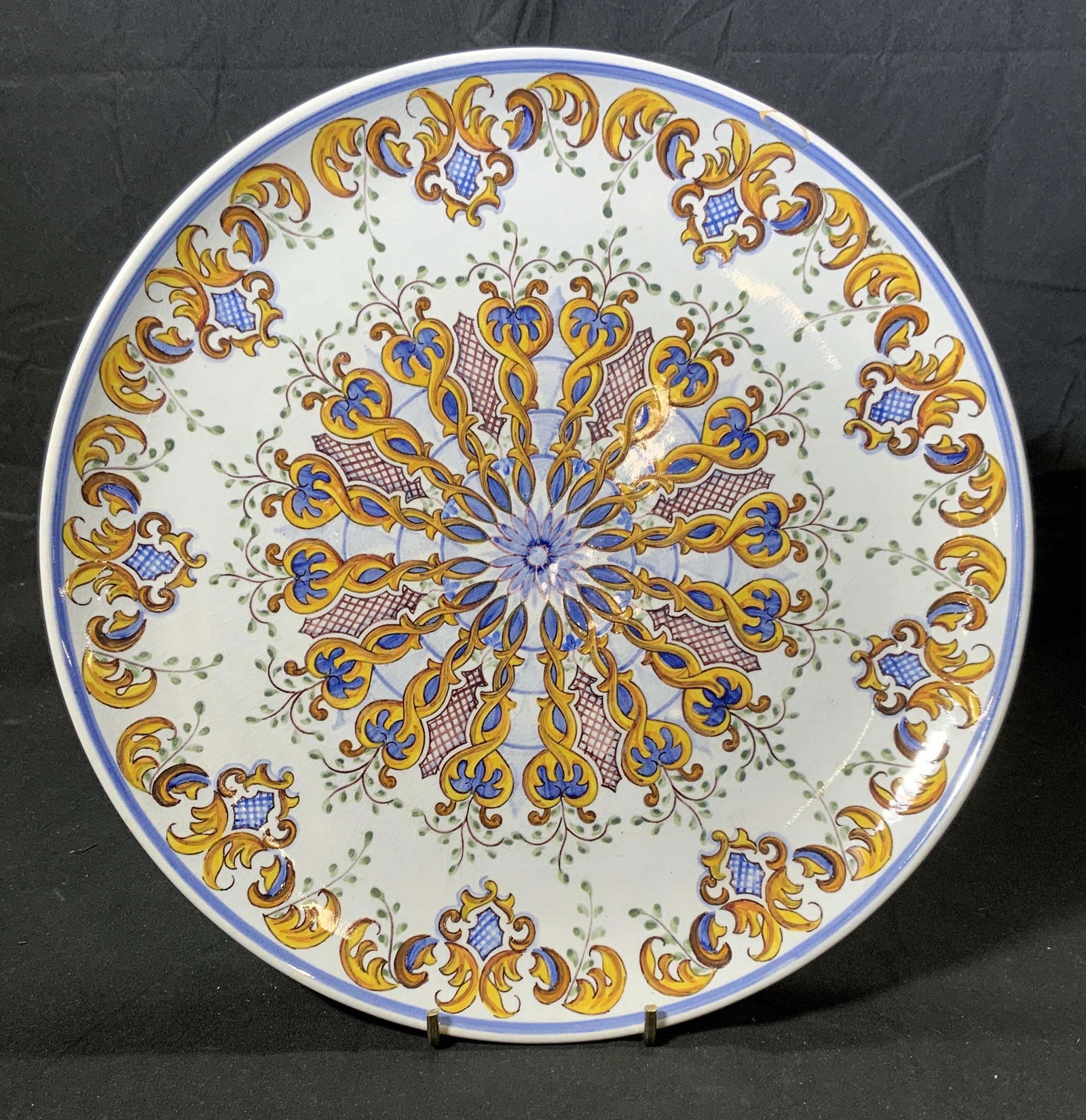 CARVALHINHO Handmade Ceramic Ornate Plate (1 of 5)