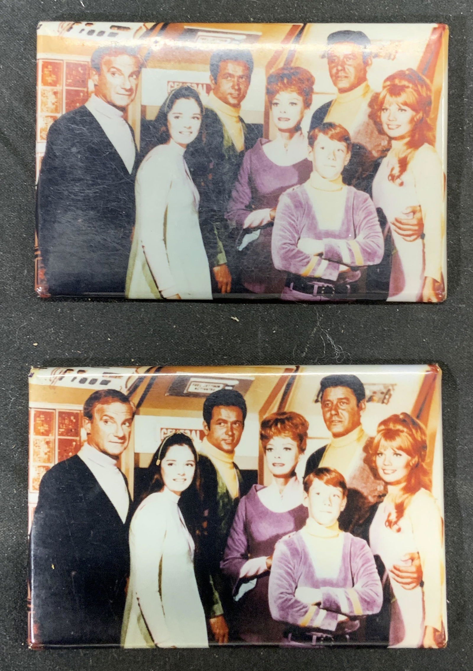 Vintage LOST IN SPACE Cast Pocket Mirrors (1 of 4)