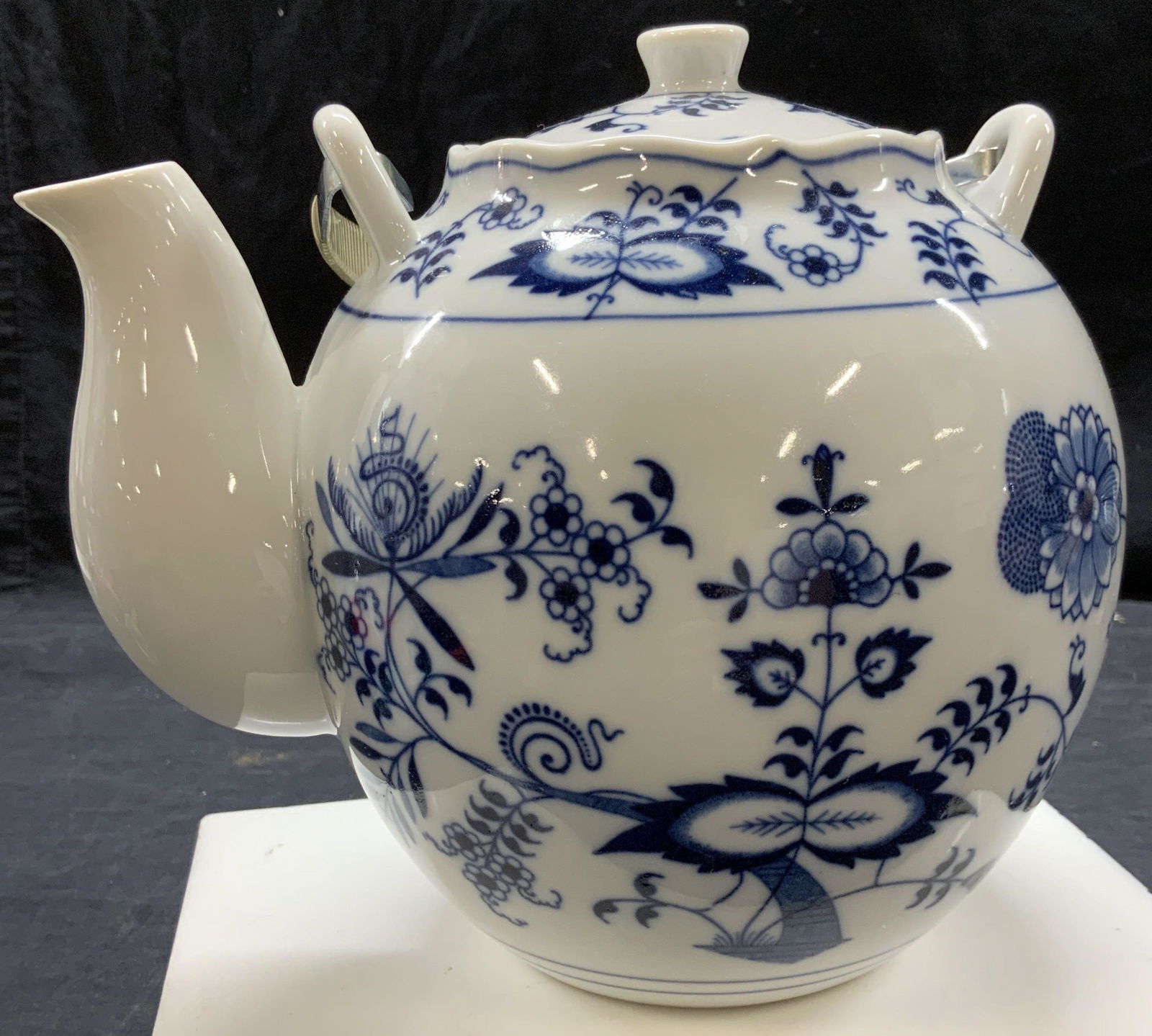 Blue Danube Porcelain Tea Pot, 2 (1 of 5)