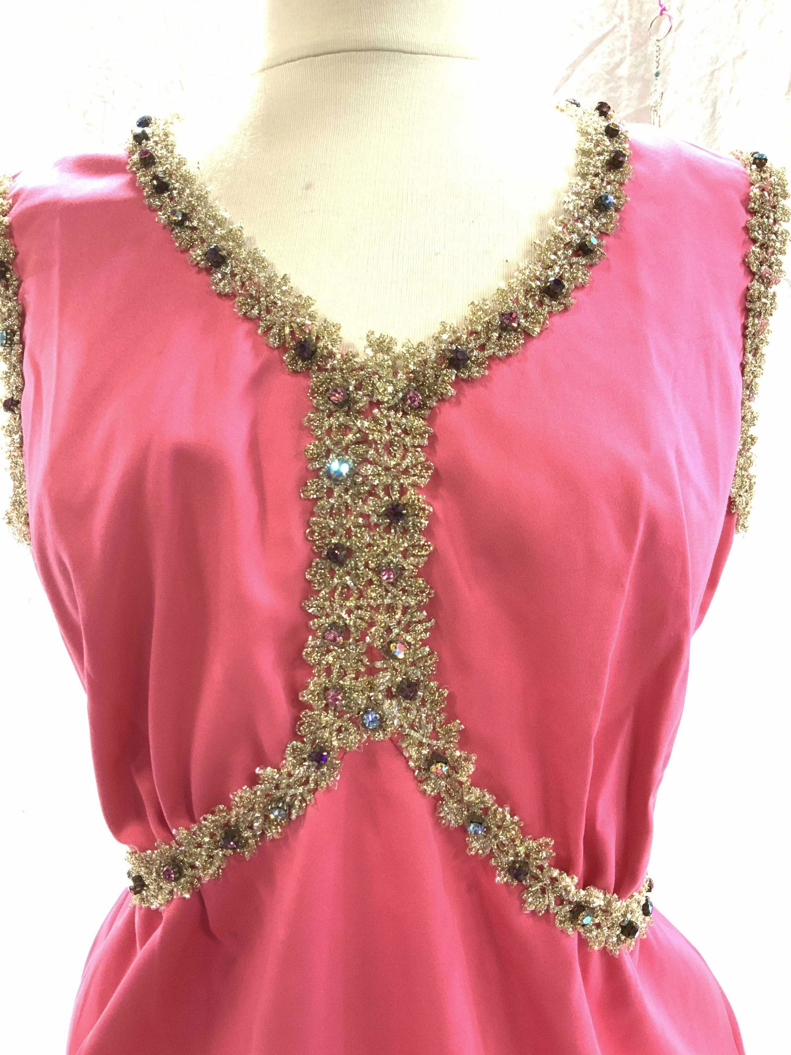 SAKS 5th AVENUE Vtg Cocktail Dress w Rhinestone. (1 of 9)