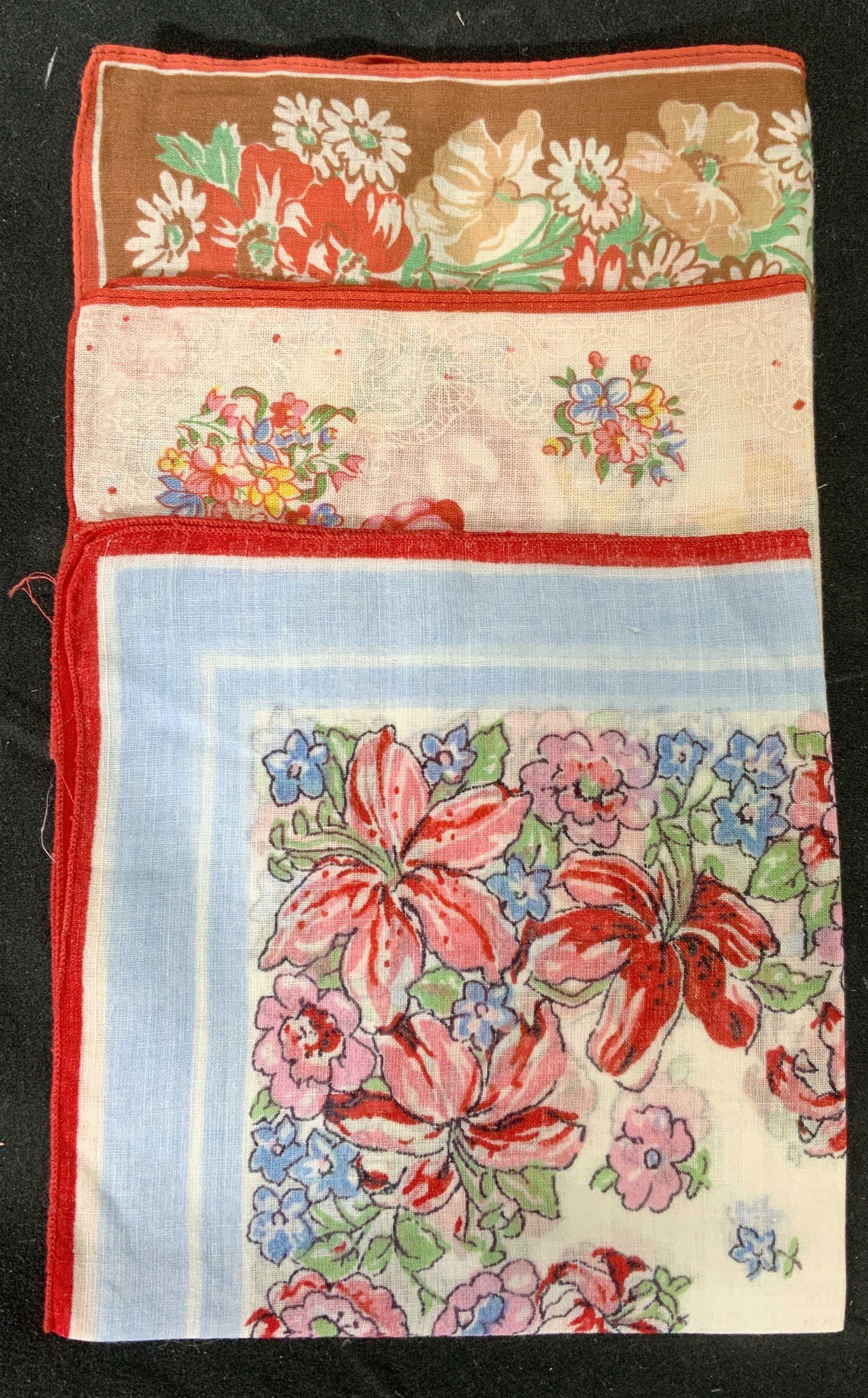 Lot 3 Vintage Handmade Floral Hankies (1 of 4)
