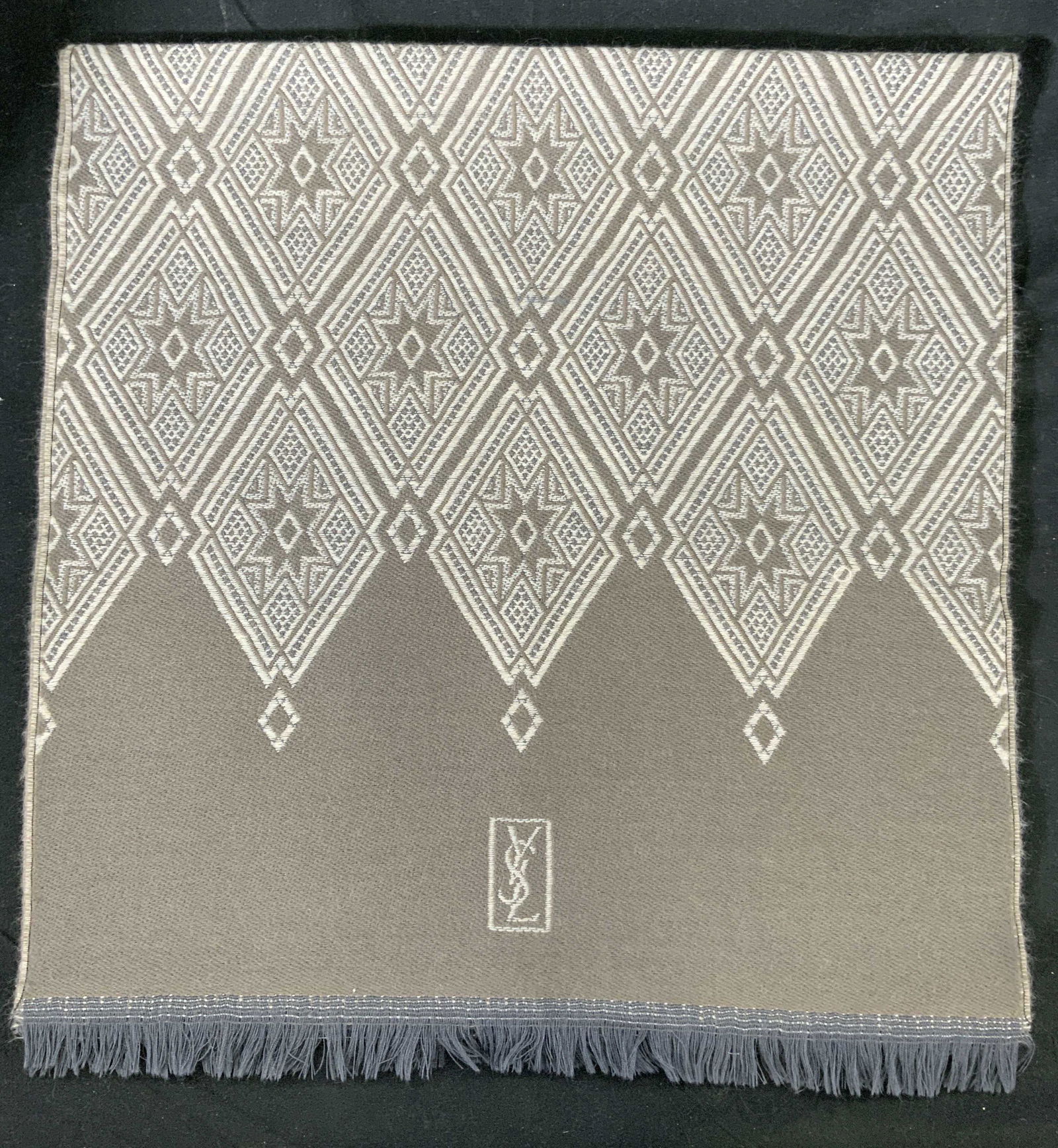 YVES SAUNT LAURENT Beige Patterned Scarf Luxe (1 of 4)