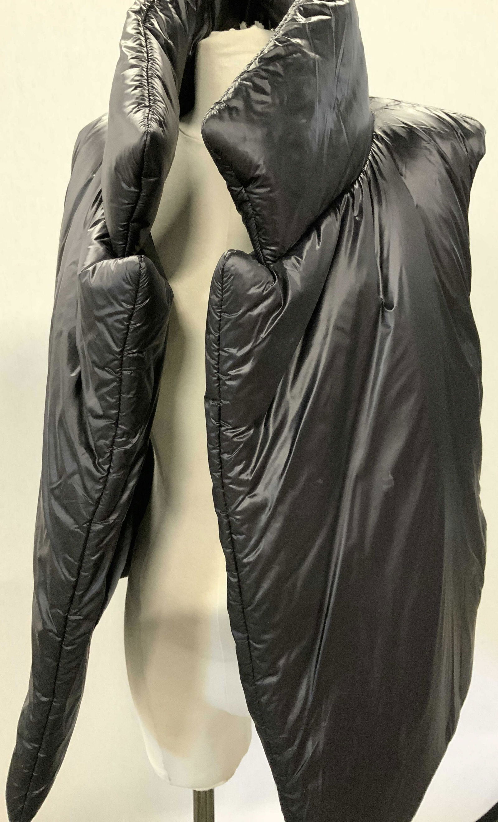 Norma Kamali Black Puffer Reversible Vest (1 of 4)