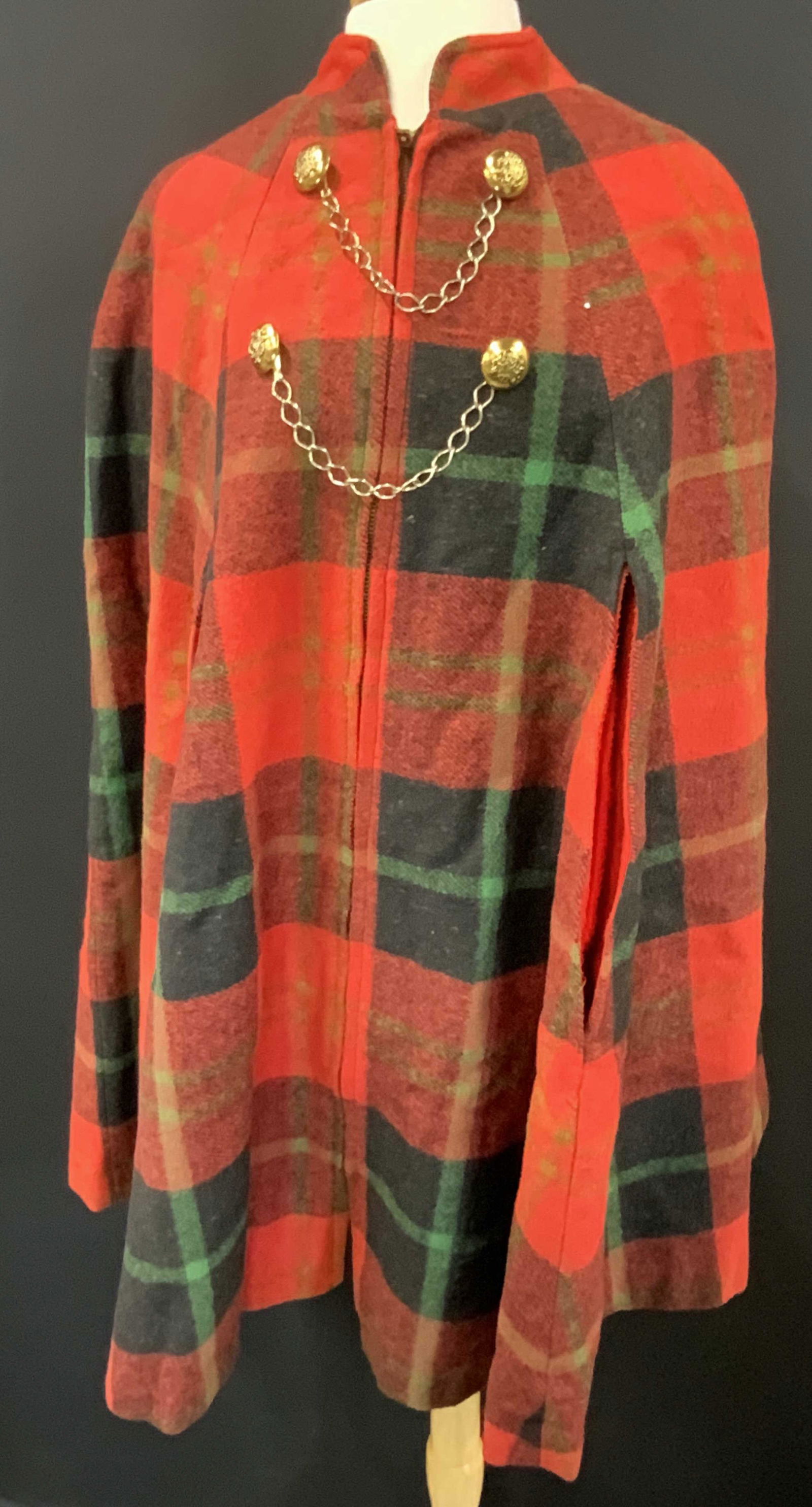 QUEEN OF THE CAPES Vtg Red Plaid Coat (1 of 6)