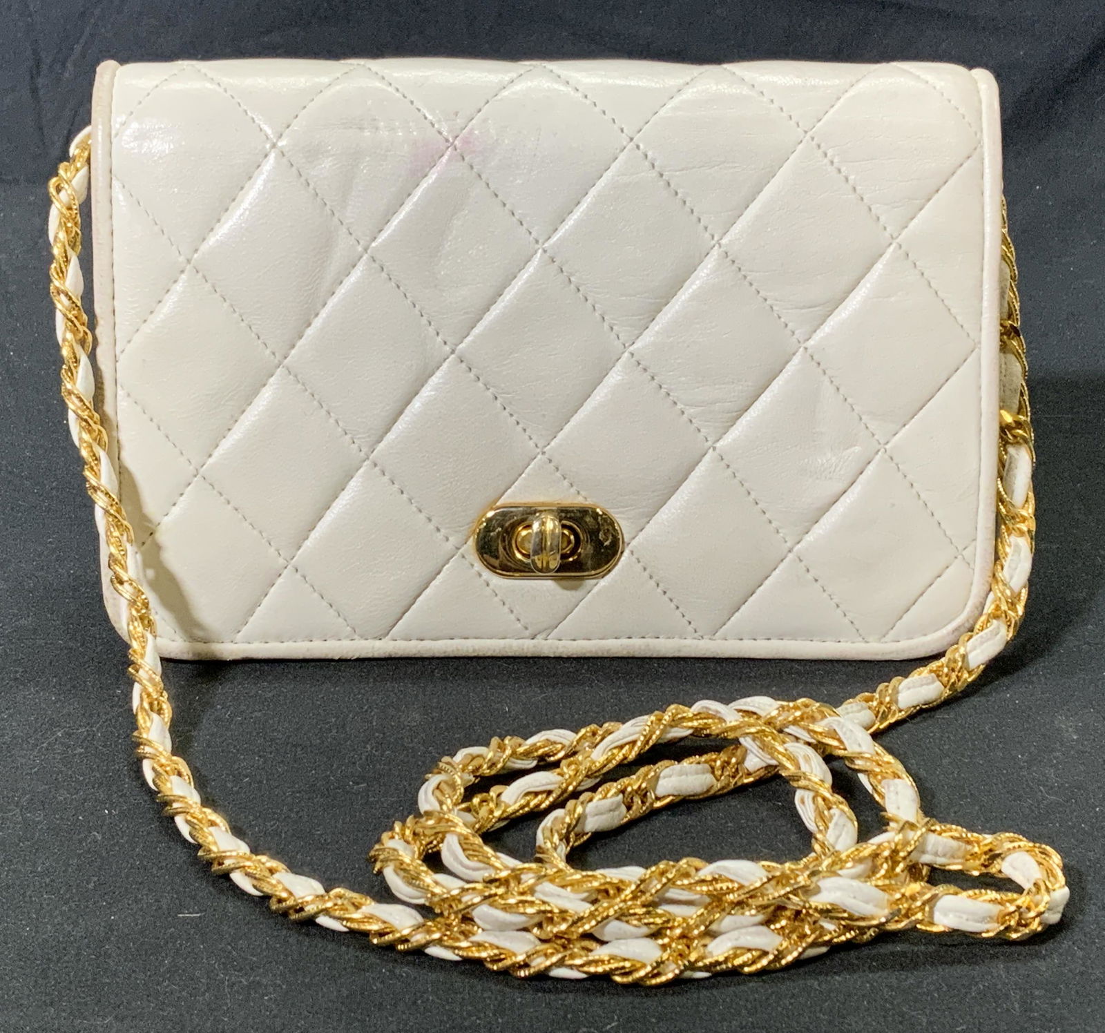Vtg ARTBAG White Quilted Leather Cross Body Bag (1 of 6)