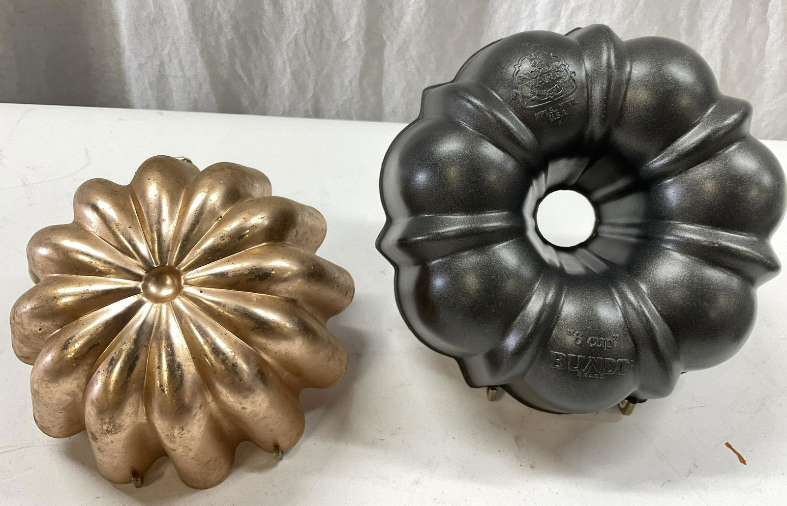 Lot 2 Cake Molds, Nordic Ware, Copper (1 of 4)