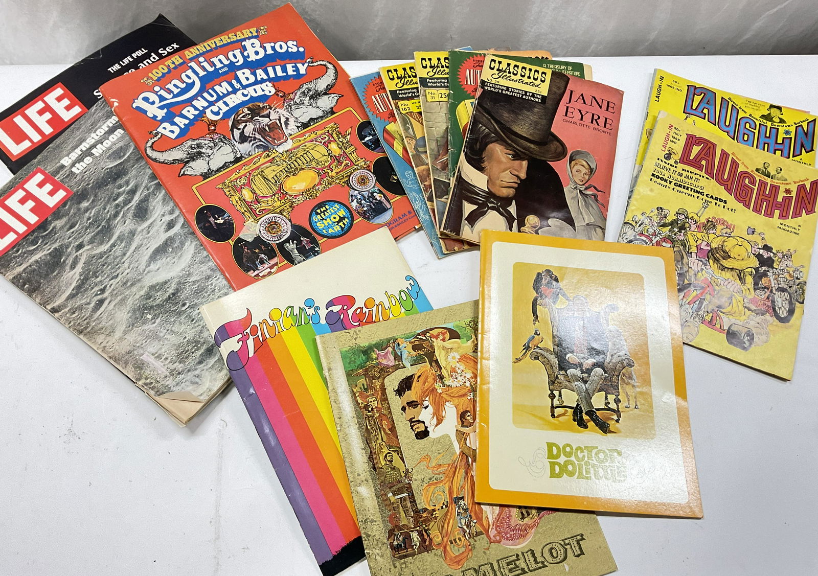 Lot 13 Magazines & Comics, Ringling Bros, Macbeth (1 of 6)