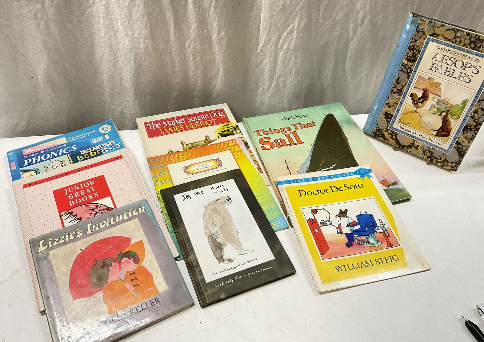 9 Childrens Books, Doctor De Soto, & More (1 of 8)