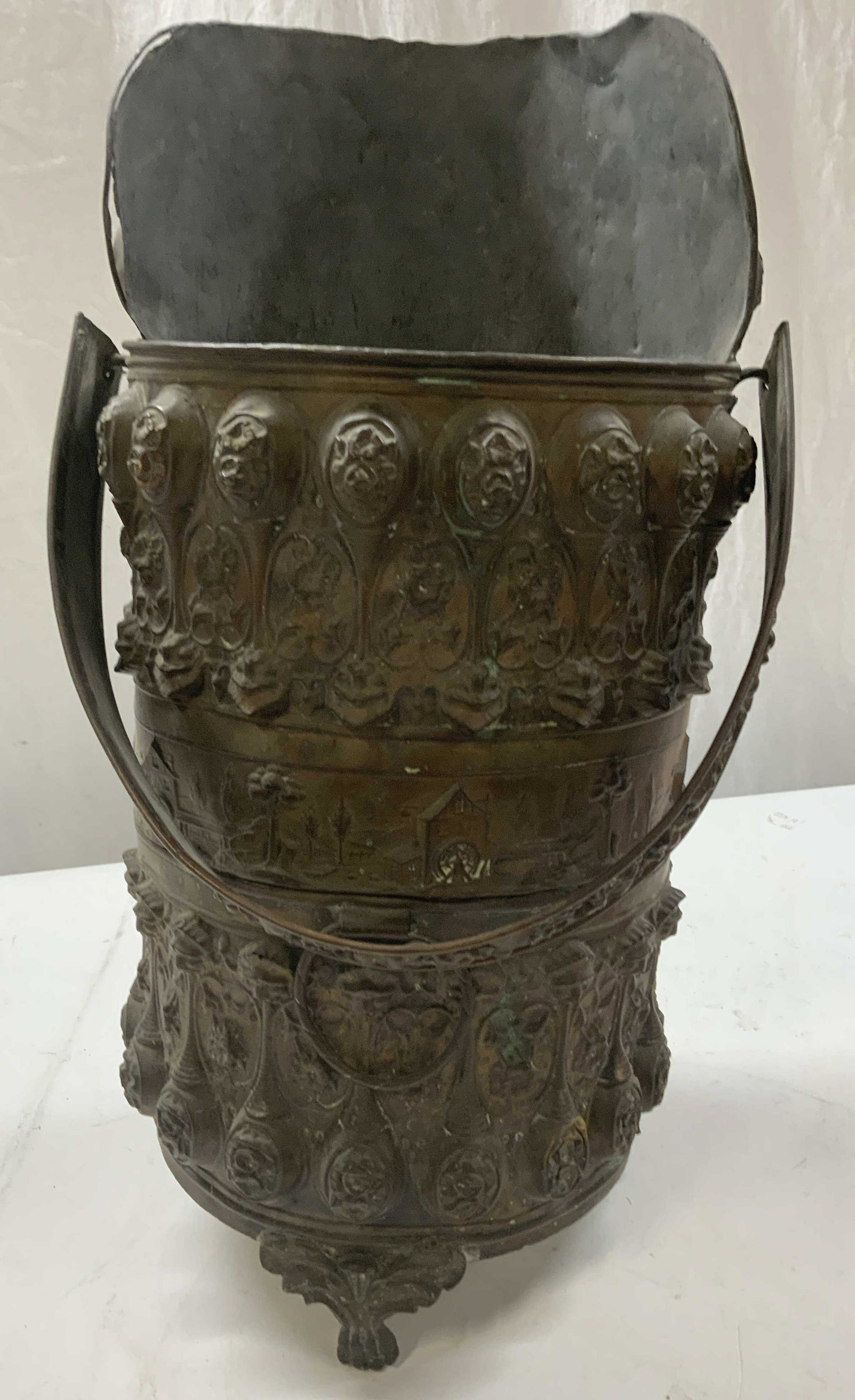 Vintage Footed Metal Grape Hod W Handle (1 of 9)