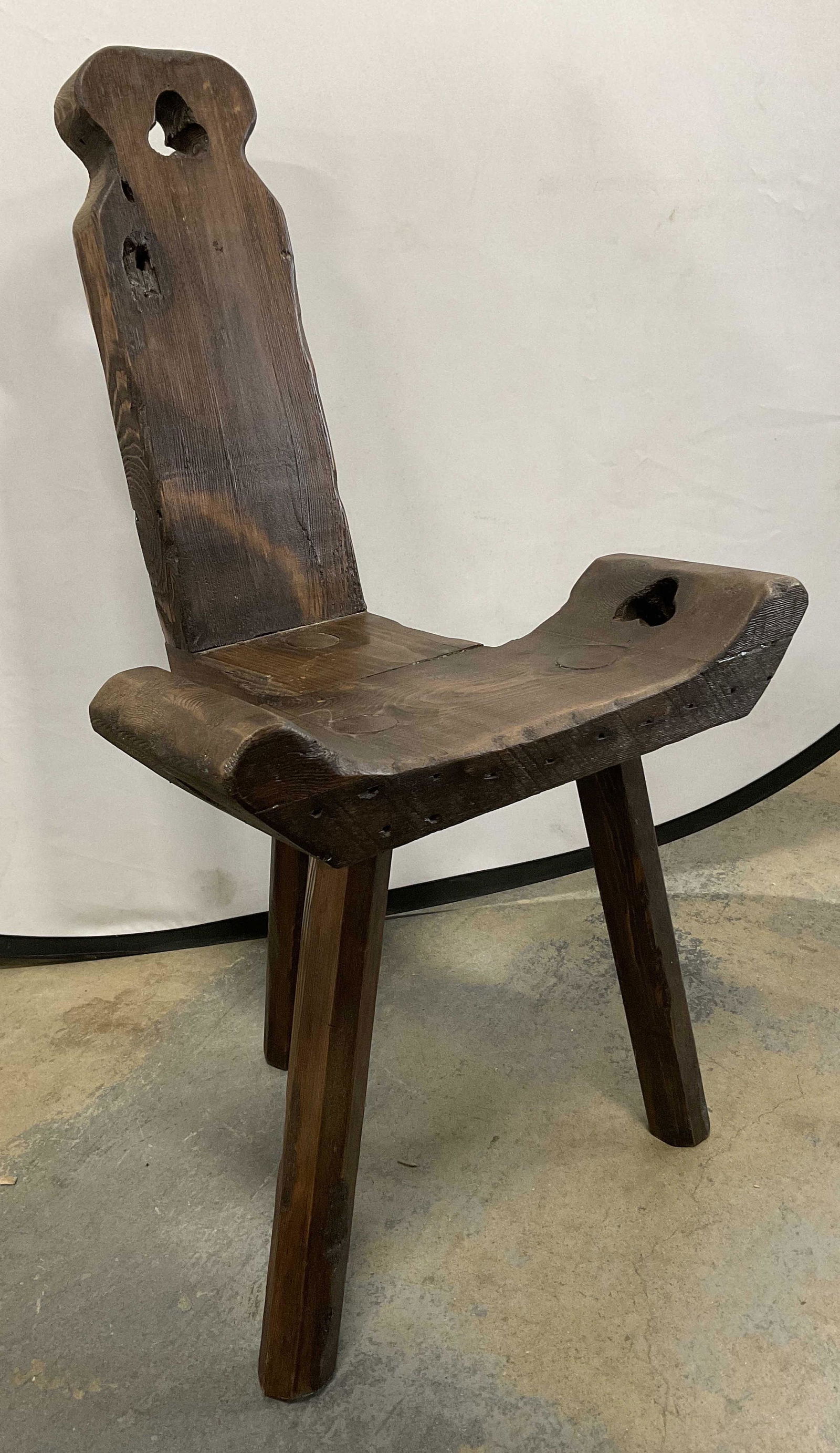 Vintage Wooden Tripod Birthing Chair: Vintage possibly Antique Tripod Birthing Chair. Measures approx 30.5 x 17W inches. 3 legs to piece. Wear to piece is consistent with age and use. Birthing chair, vintage chair, vintage furniture, wood