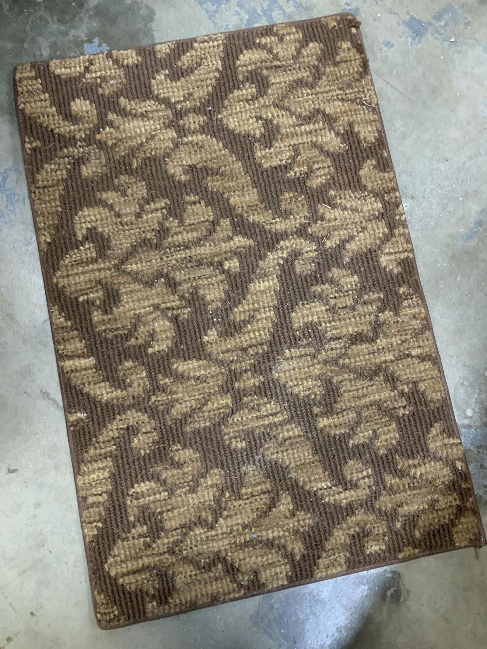 STARK WOOL PILE ENTRYWAY CARPET, SPAIN (1 of 4)