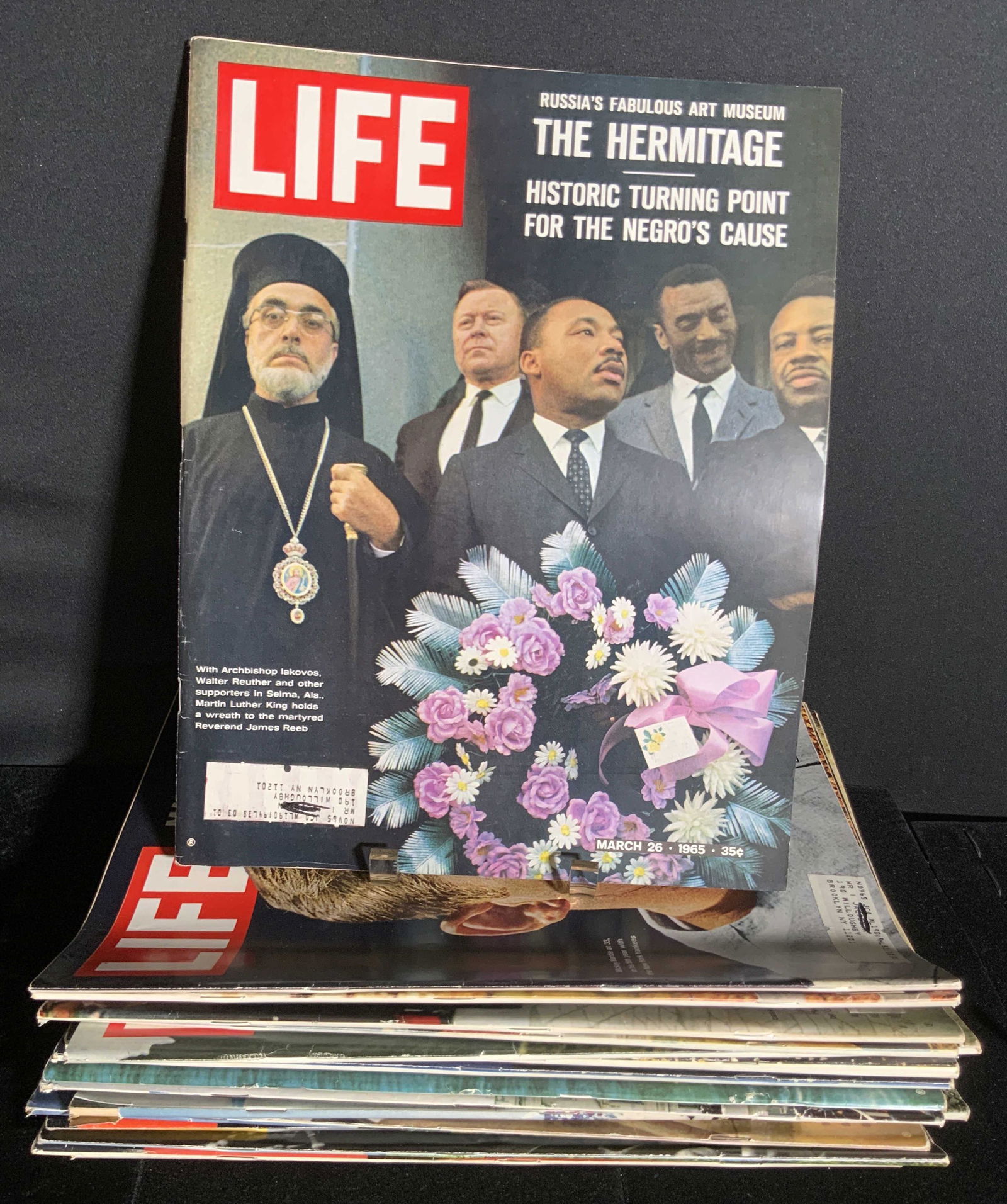 16 Collectible Vintage 1965 LIFE Magazines & More (1 of 8)