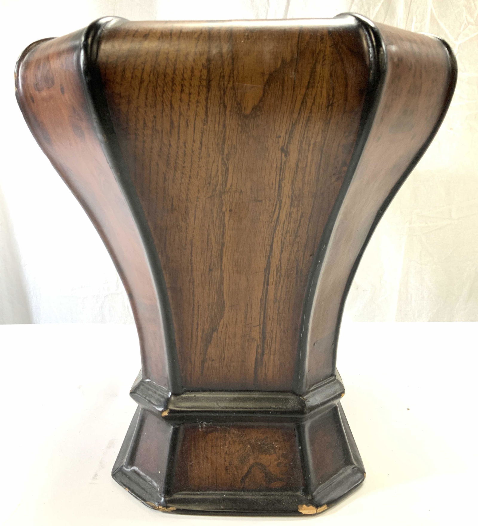 Wood Grain Finish Pressed Wood Planter Box (1 of 5)