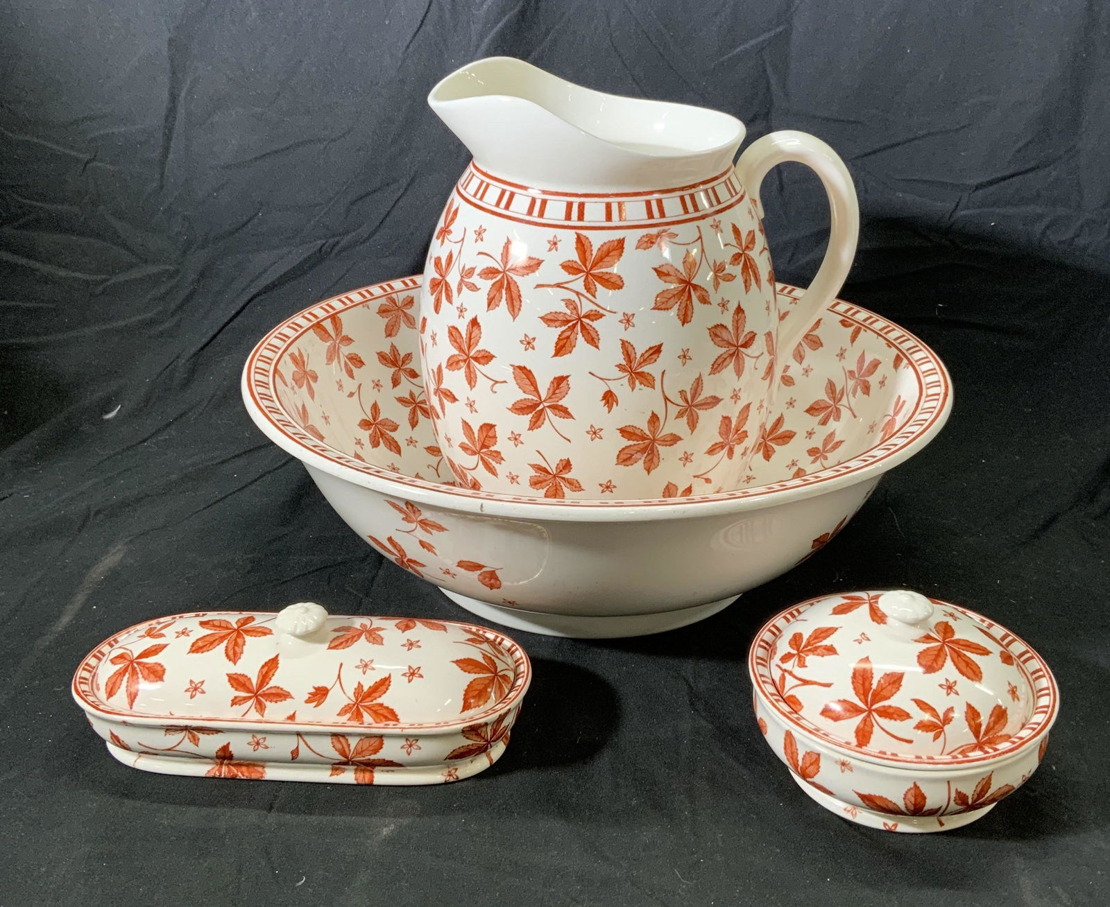 Vintage Maple Leaf Vanity Wash Set 4 (1 of 7)