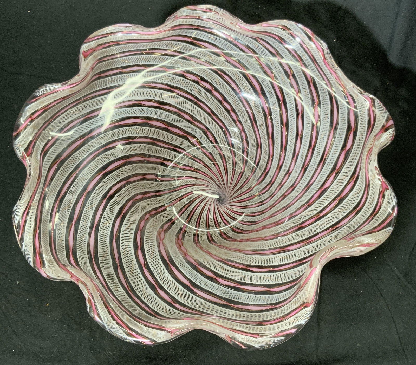 MURANO Style Hand Blown Pink Art Glass Bowl (1 of 5)