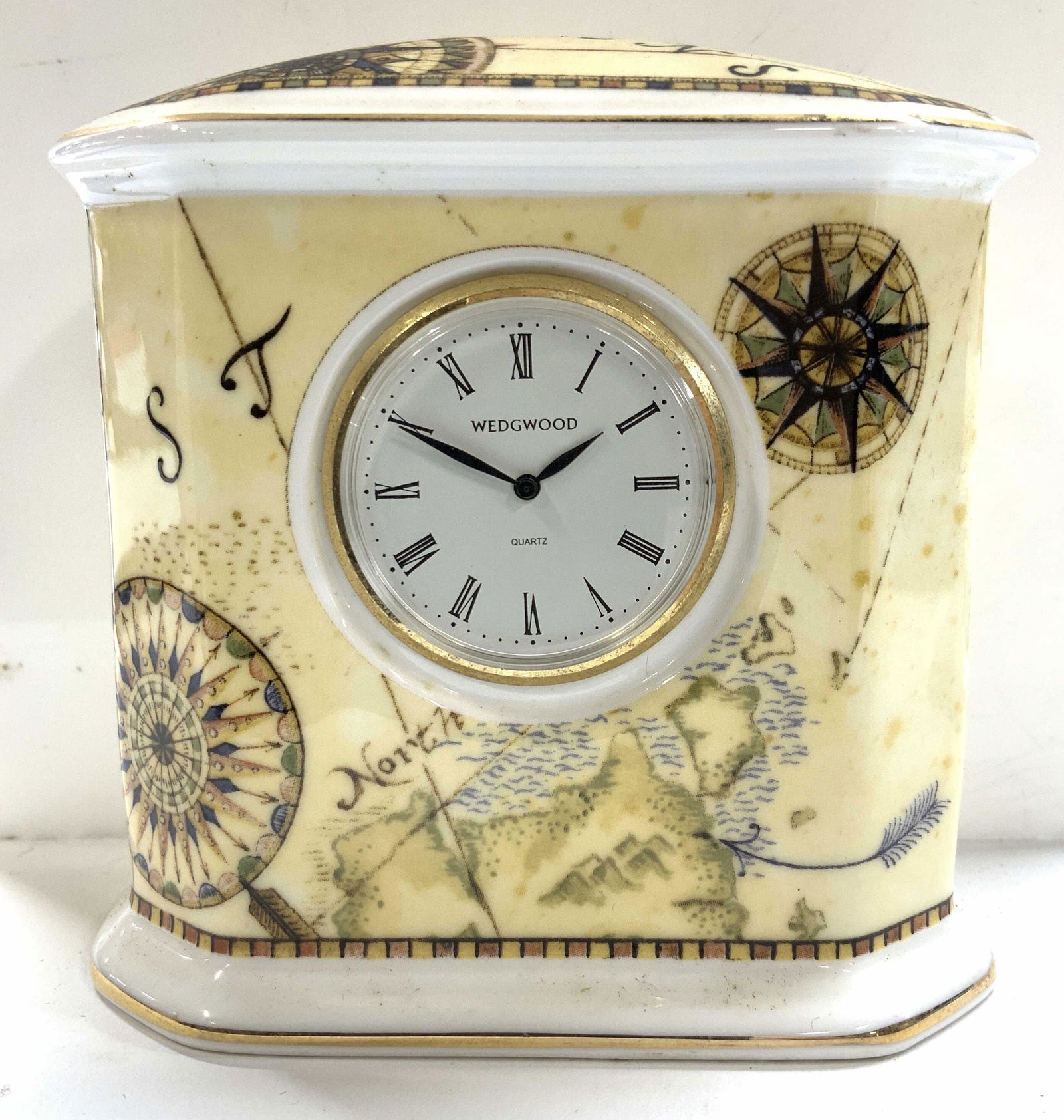 WEDGWOOD Sgn Porcelain Quartz Clock, Eng (1 of 5)