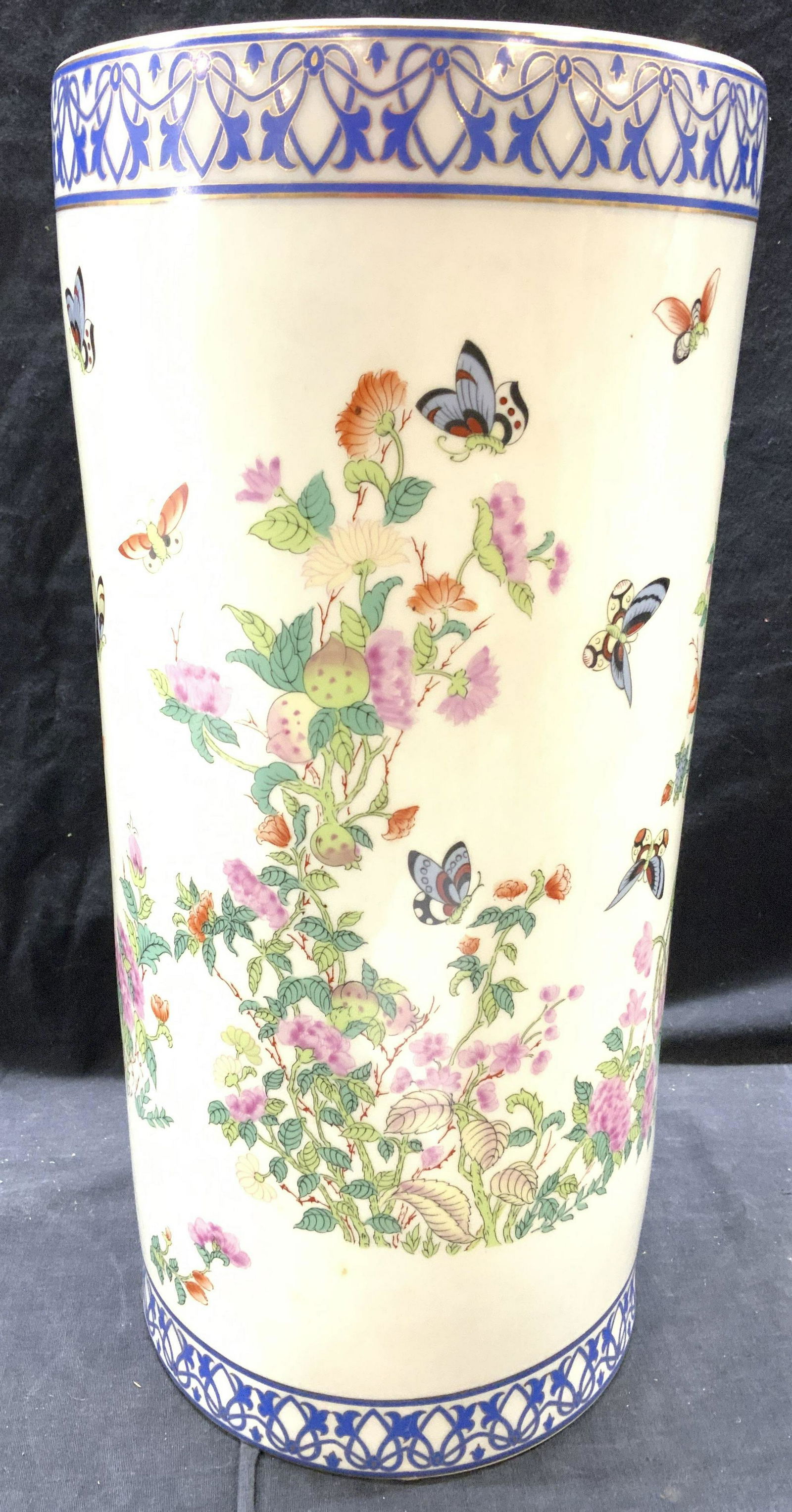 TH Asian Porcelain Vessel Umbrella Stand (1 of 10)