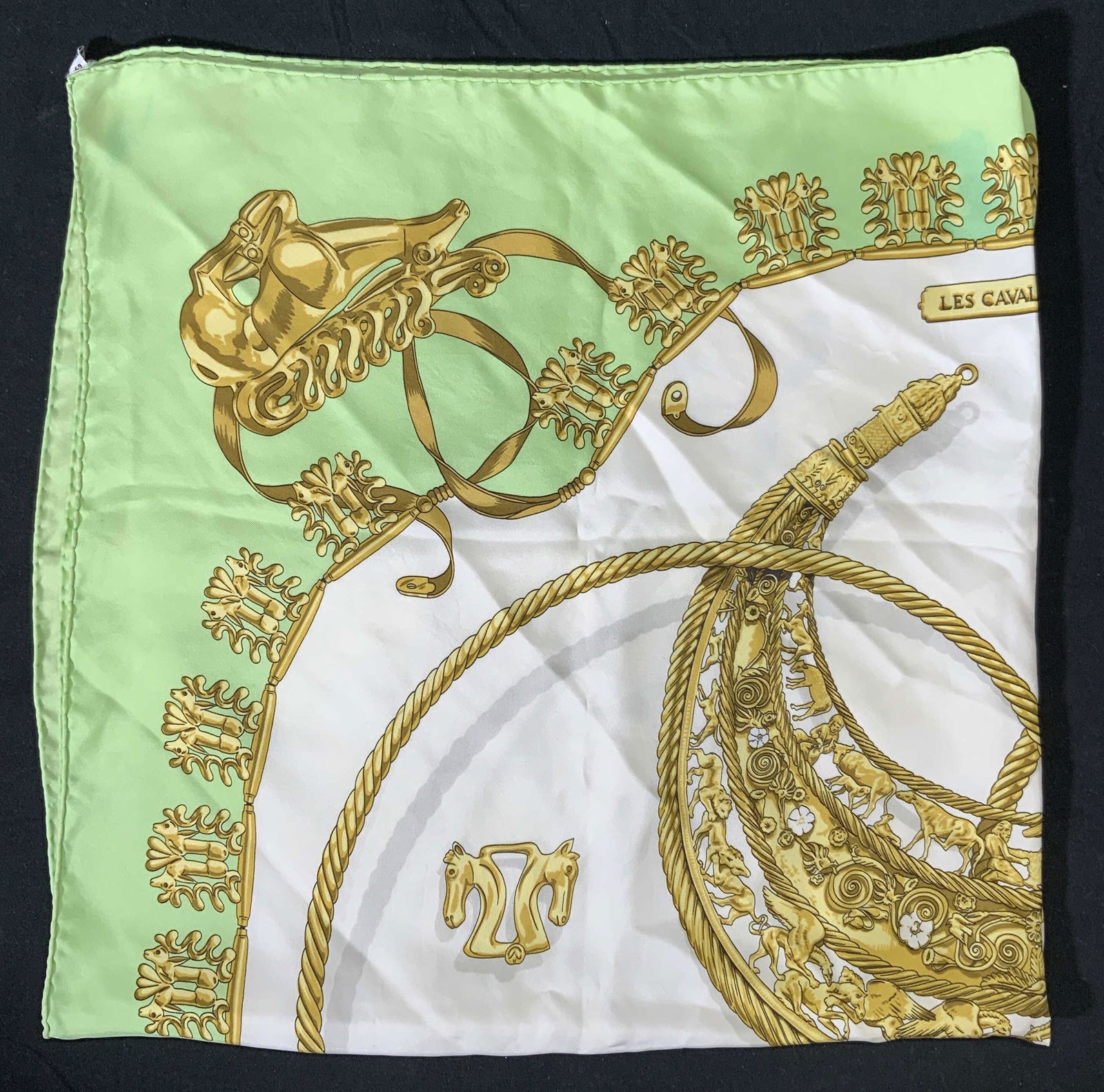 HERMES Vintage Les Cavaliers D’Or Silk Scarf (1 of 9)
