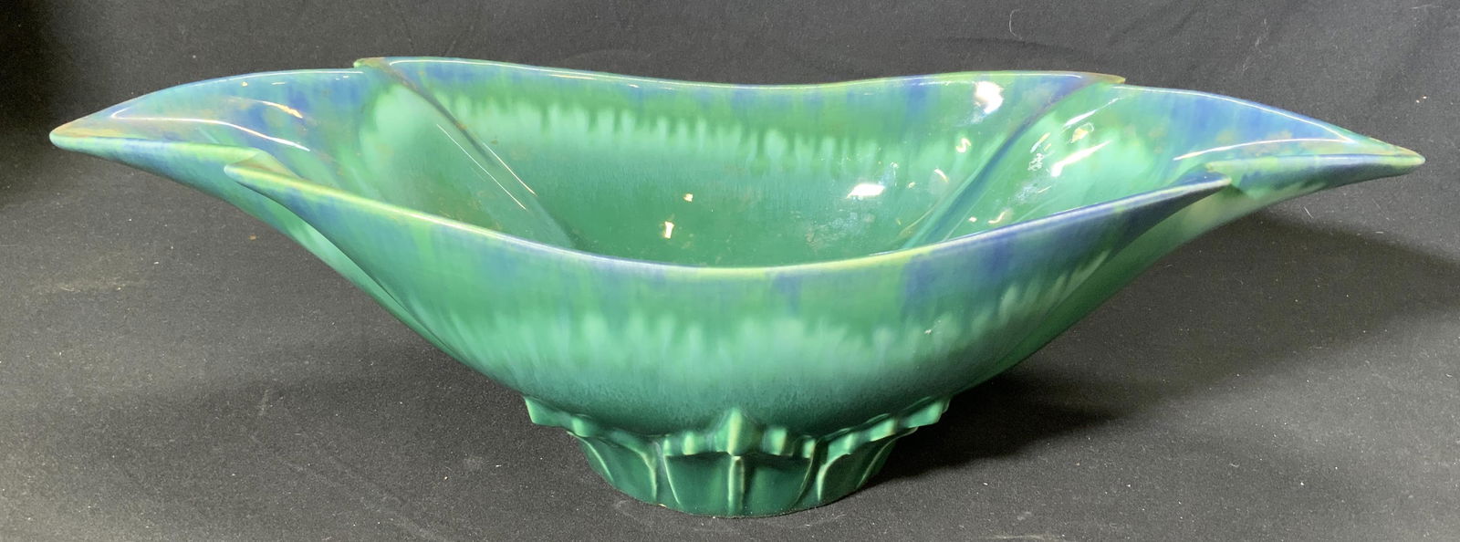 ROYAL HAEGER Vintage Green Ceramic Leaf Bowl (1 of 5)