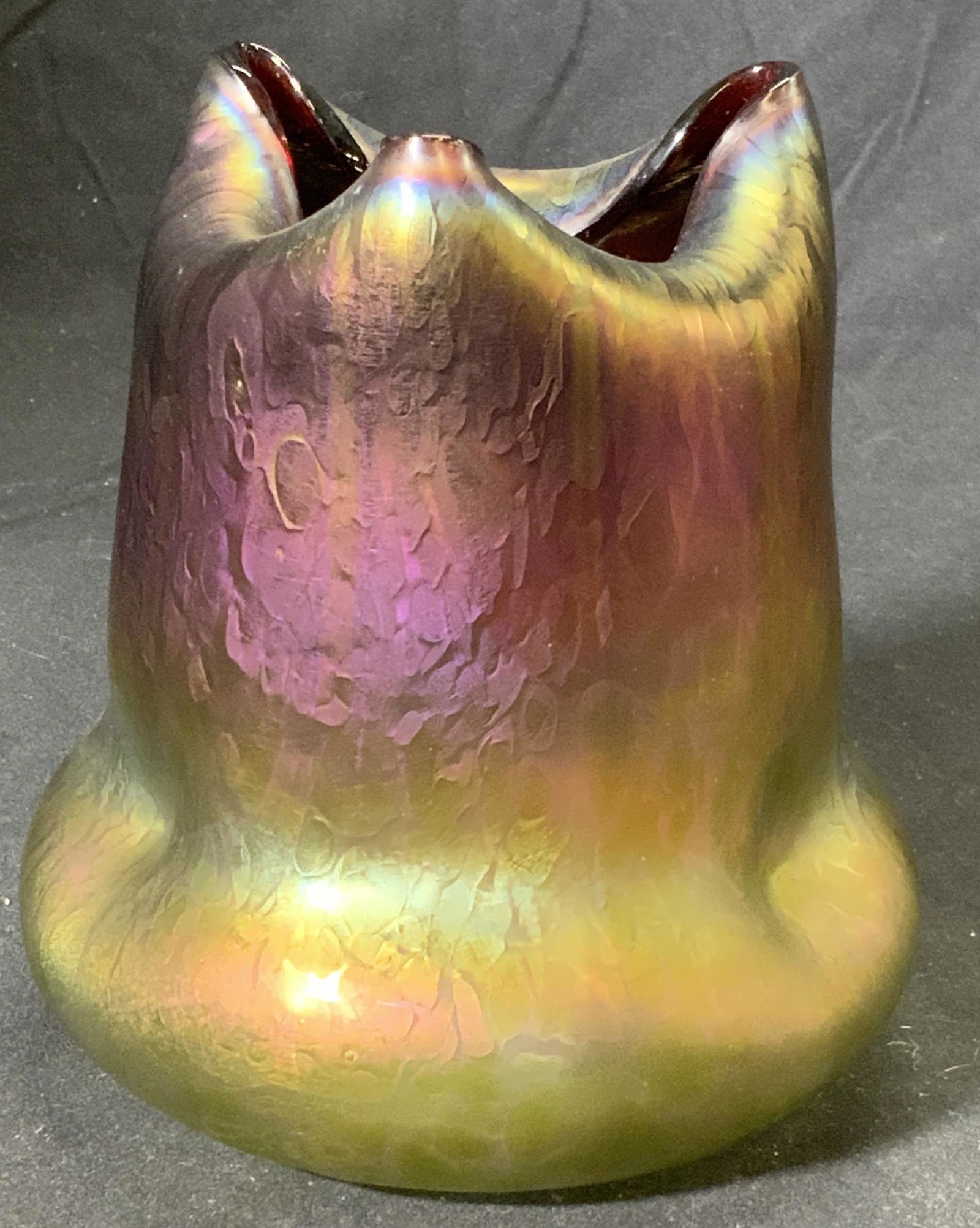 Vintage Hand Blown Carnival Glass Vase (1 of 4)