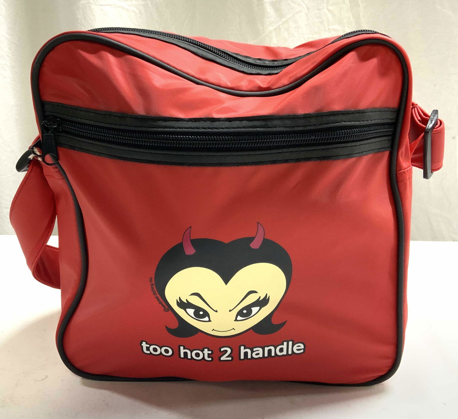 NEWBREED CLOTHING Too Hot 2 Handle Bag (1 of 8)