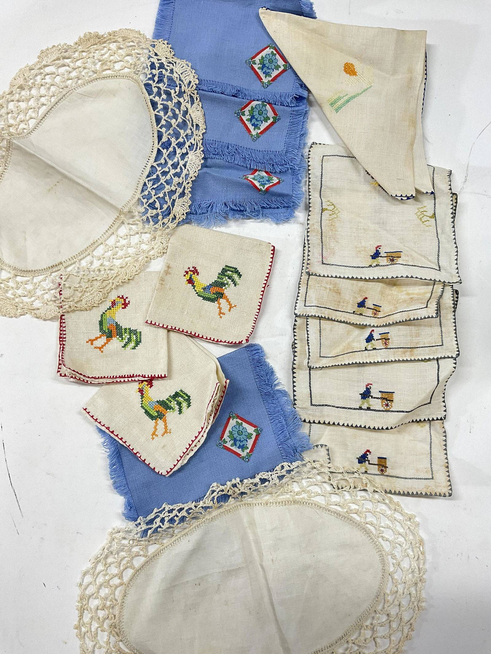 Lot 15 Table Top Fabric Embroidered Decor (1 of 6)